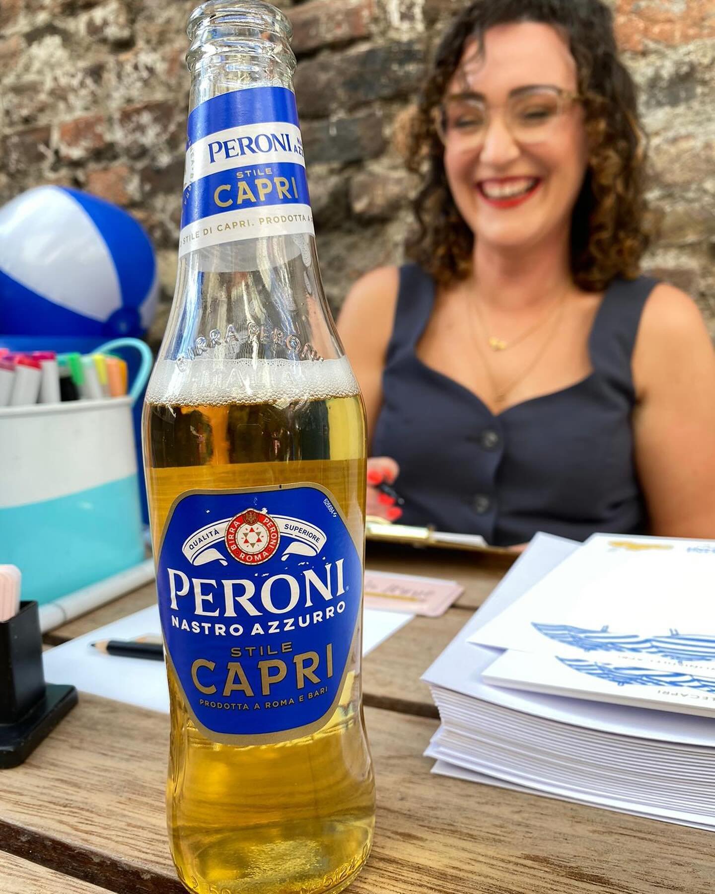 Summer vibes at the launch of the Capri Night @peroniireland event✨🤌🏼 🍋💙

#peroni #peronicapri #peronicapribeachclub #livedrawing #liveillustration #brandactivationactivity #brandactivationdublin
