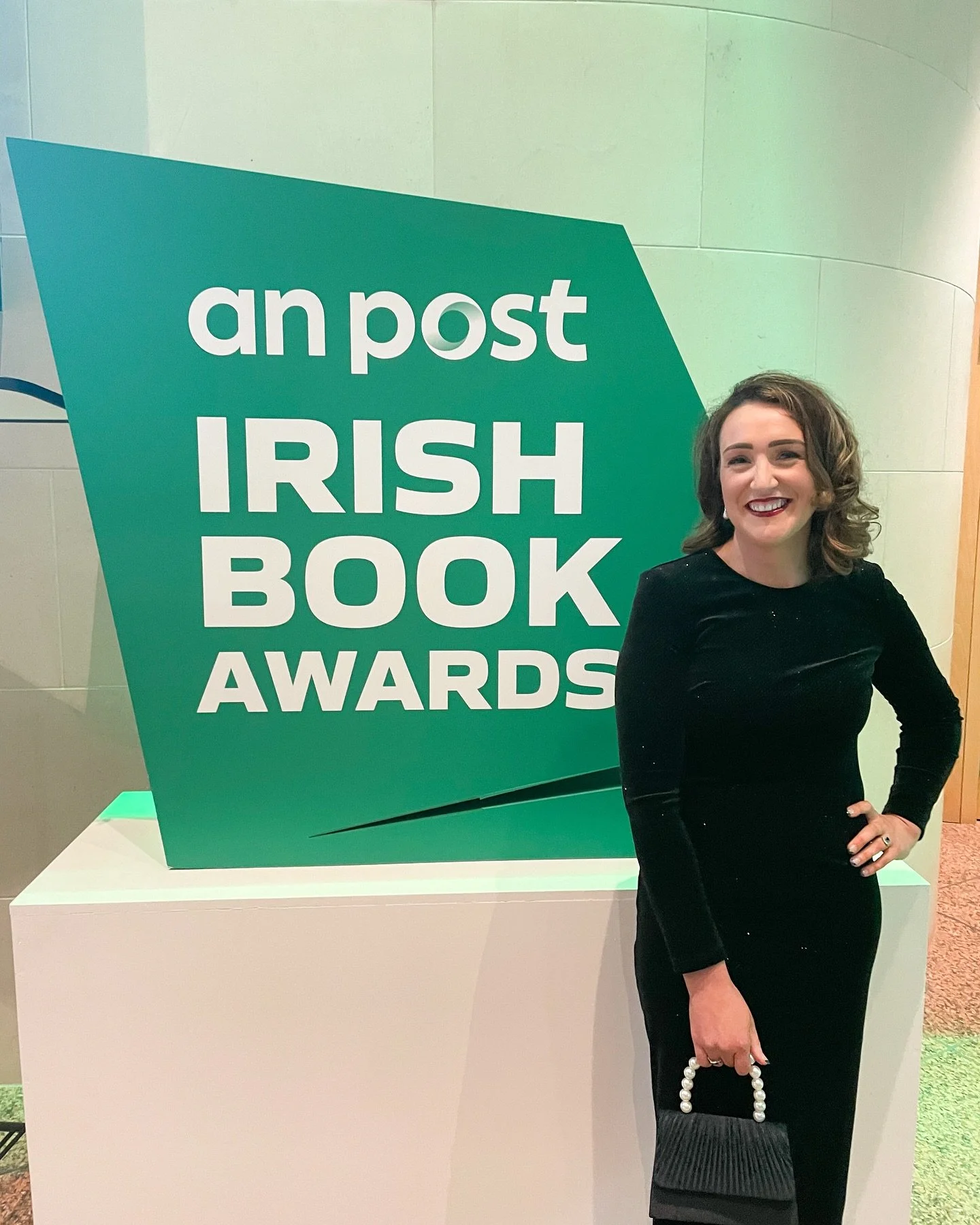 It was so lovely to attend the @anpost_irishbookawards last night with @specsaversie . To be in the same room with so many storytellers and creativity was electric β‘οΈ 
Well done to all who took home awards ππ
#readerswanted #anpostirishbookawards