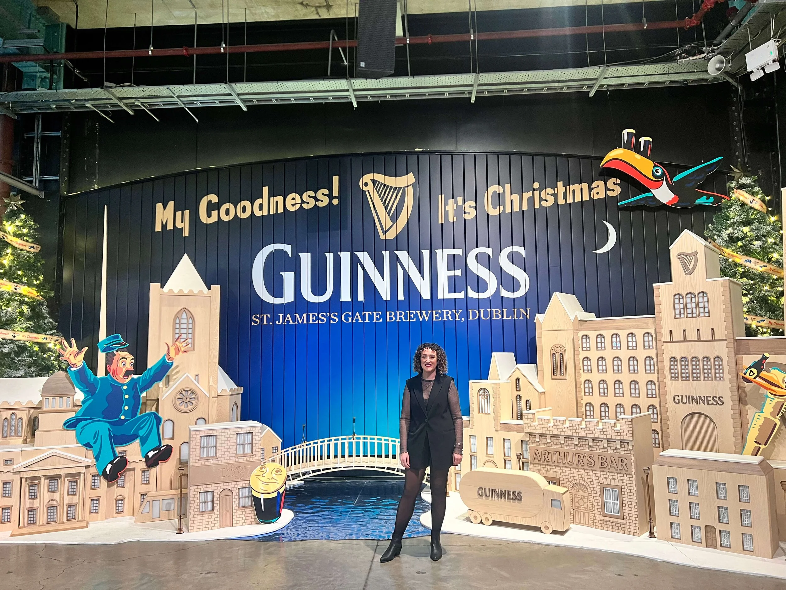 Live event artist Linda Byrne drawing for Diageo at the Guinness Storehouse