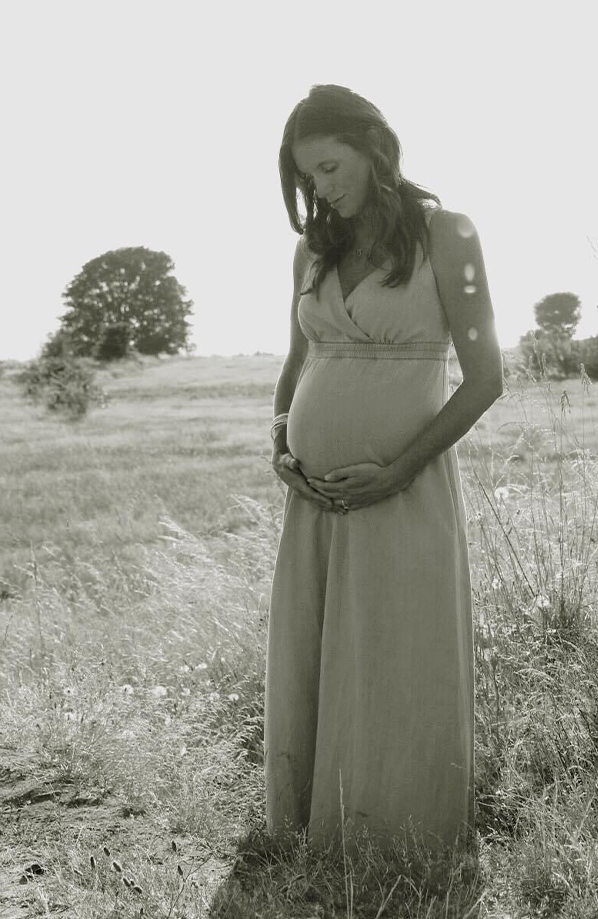 motherhood photographer seattle.png