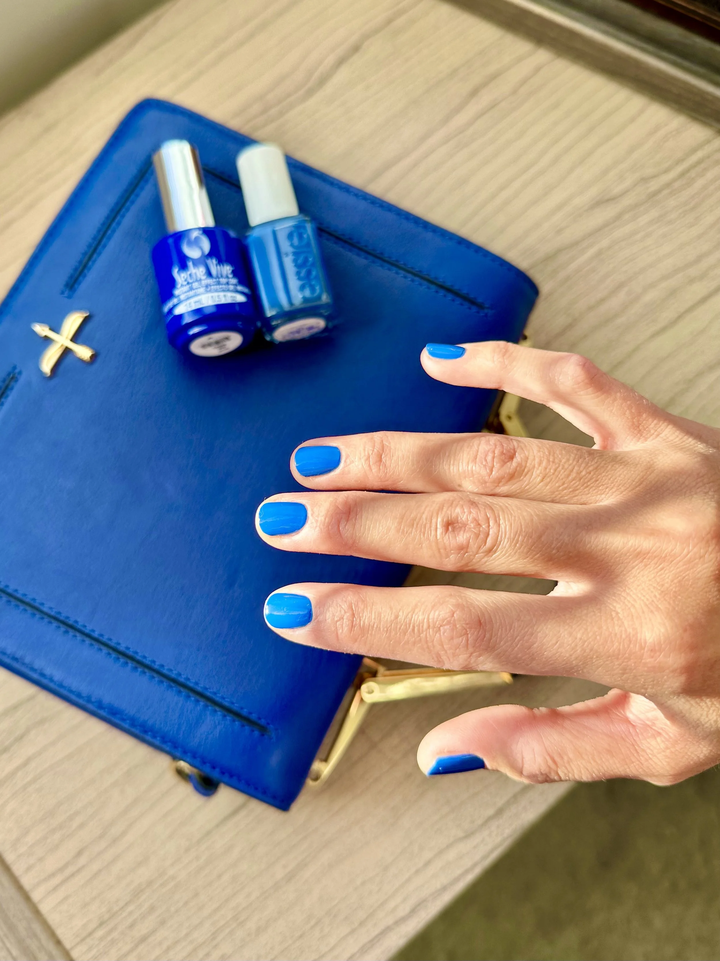ABOUT US — PAINTBOX+Nails