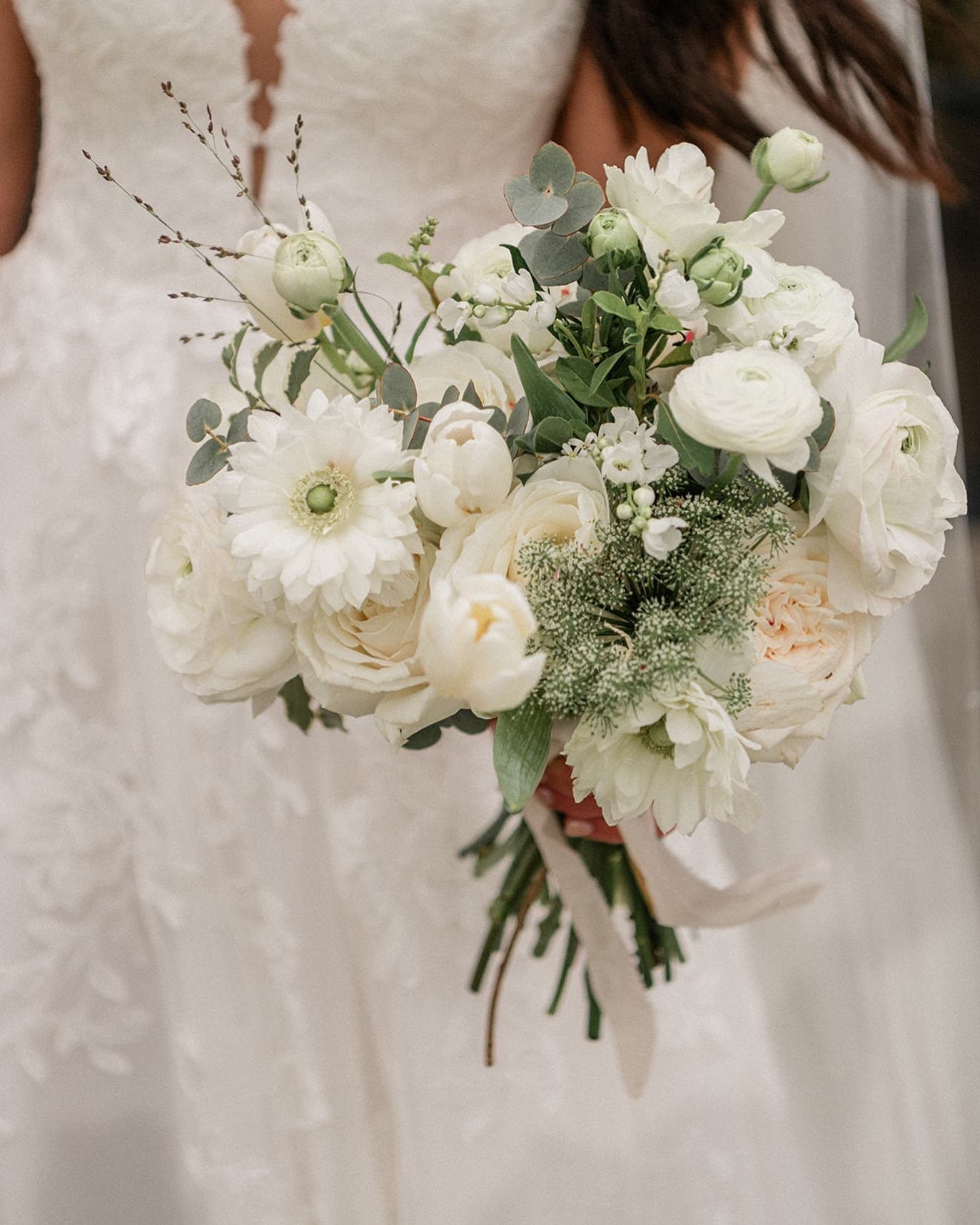 Bridal whites 🤍

&bull;

Photographs- @charlotte_stoneham_photography 
Venue- @botleyhillbarn 
Hair- @katherineannhairdressing @the_blendingstudio @fiona_at_theblendingstudio 
Lashes and Nails- @wildhoneyuk 
Dress- @helenafortley 
Flowers- @paperand