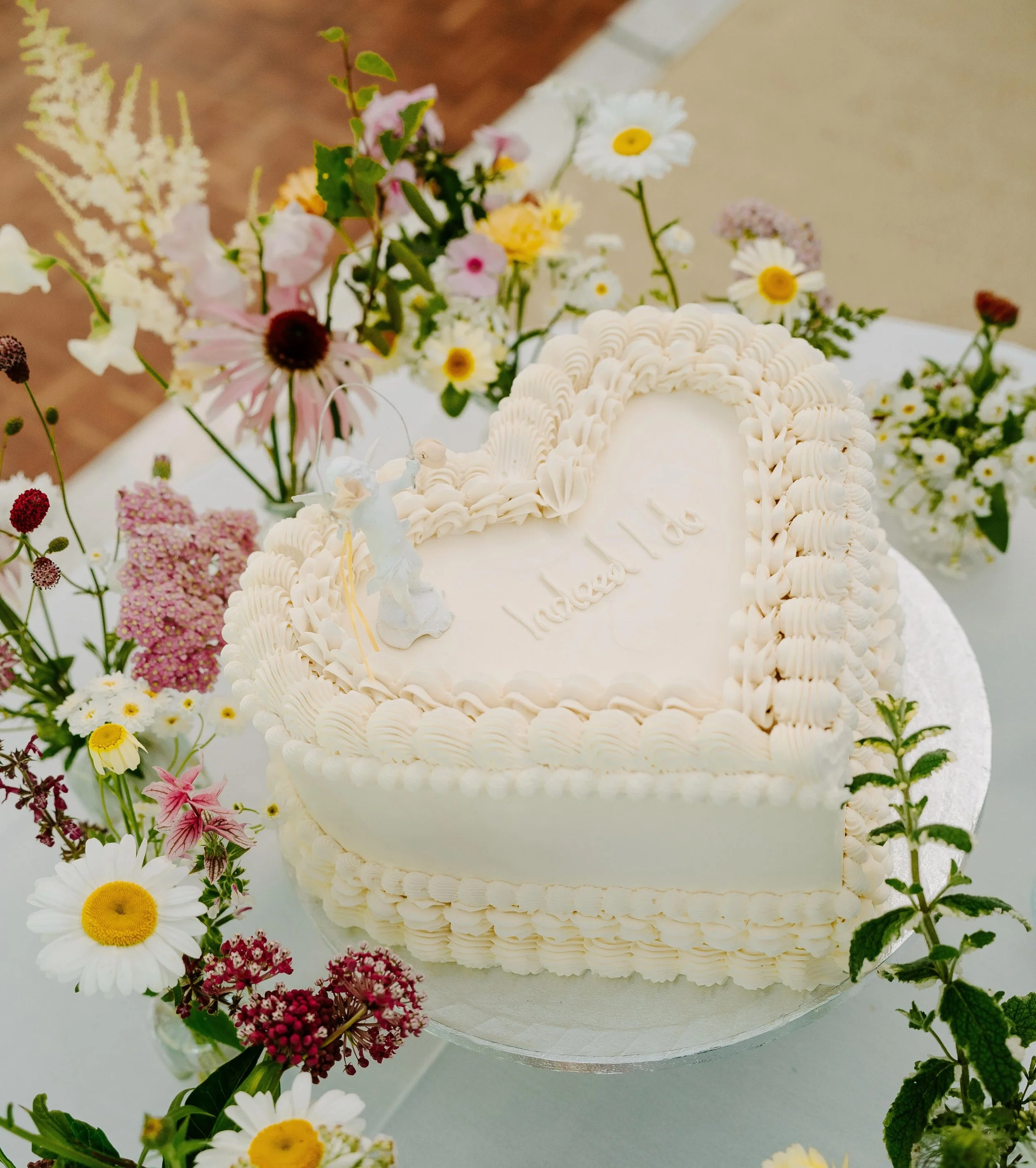2 years since L&amp;Ts day at @firleplace 🤍

&bull;

Suppliers
Photographer: @kimwilliamsweddings 
Florist: @paperandsprig (me)
Freelance florists: @rosariaflowers @freckledpetalflowers 
Venue, venue management, and on the day management: @firleplac