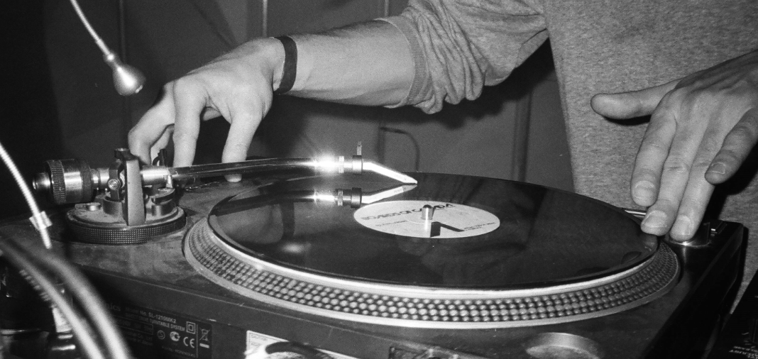 Lola’s Huisfeestje met Vinyl 