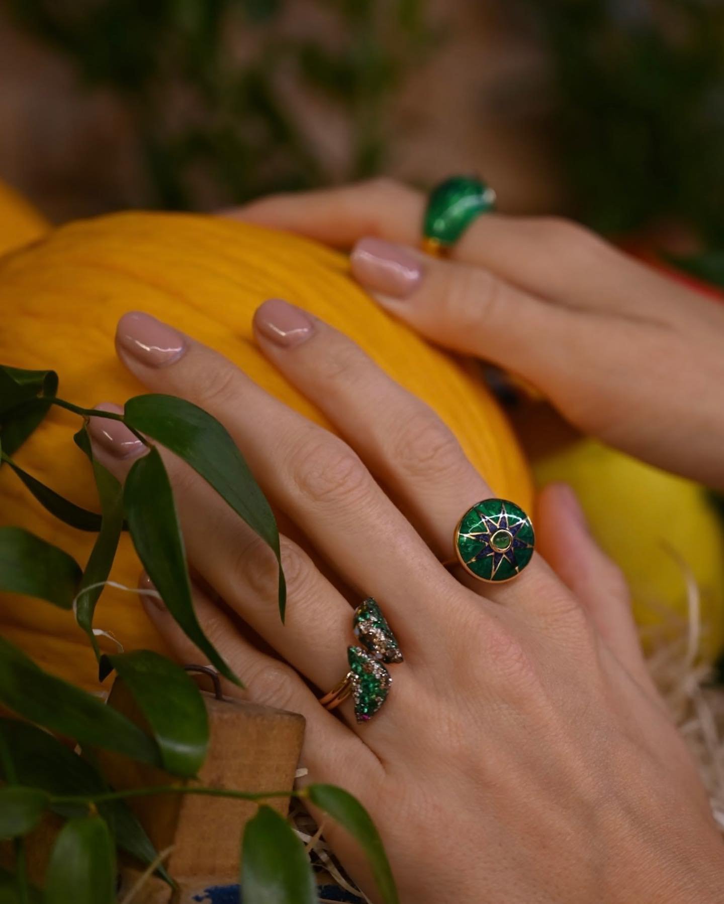 The Garden ring styled with others. A look that stands out ✨