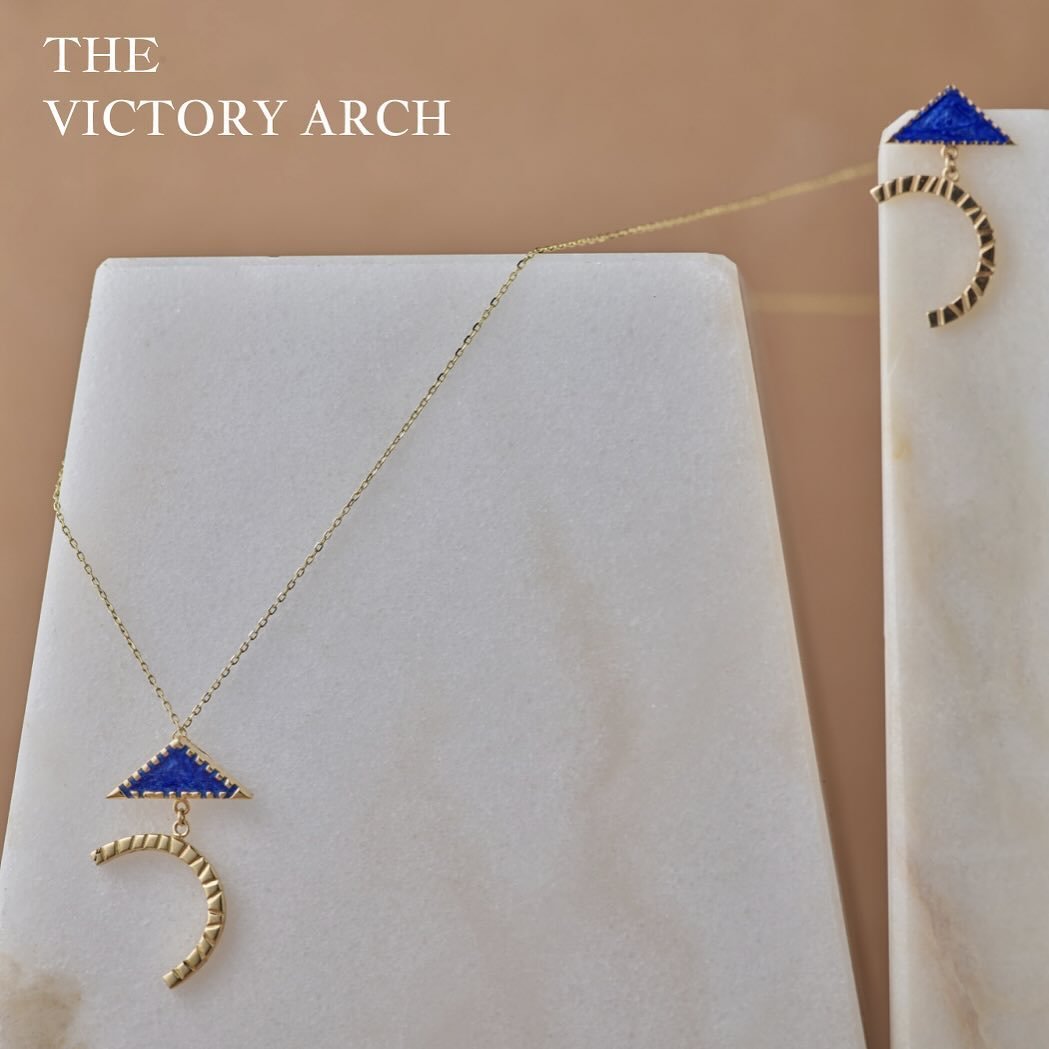 The Victory Arch pieces: the necklace and the brooch.
Inspired by a great example of the Roman architecture in Tyre