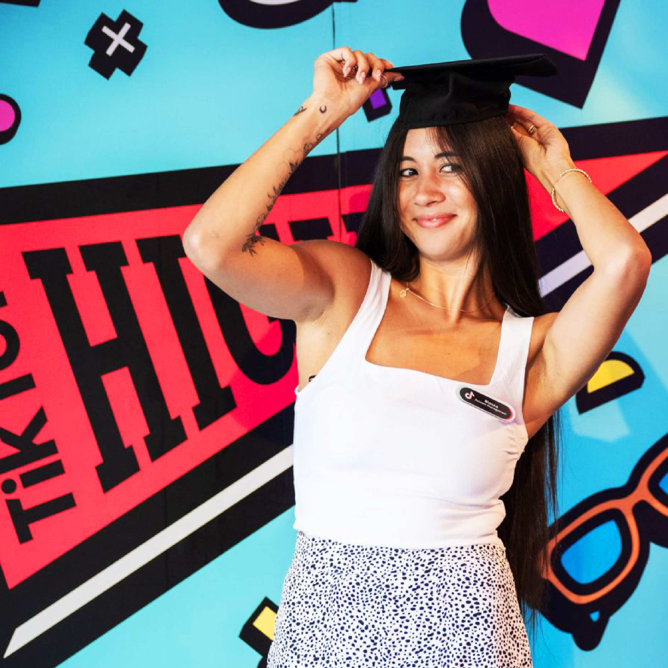 D&E_LDN033_S1R1_ADS_TikTok High 01_Artboard-13.png