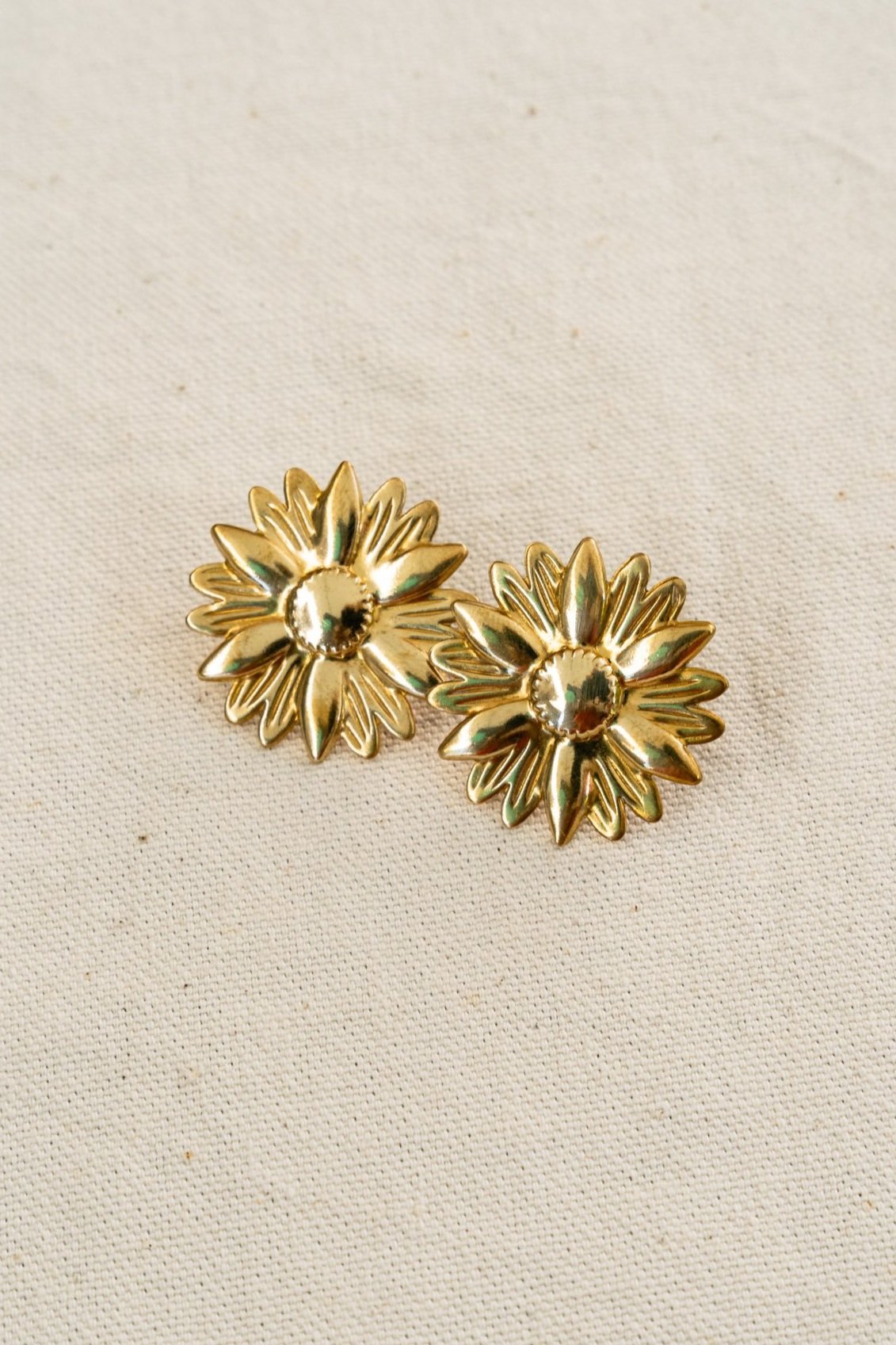 L_ATELIER+DE+LESLIE+%E2%80%A2+Collection+Marguerites+%E2%80%A2+Boucles+Puces+-29.jpg