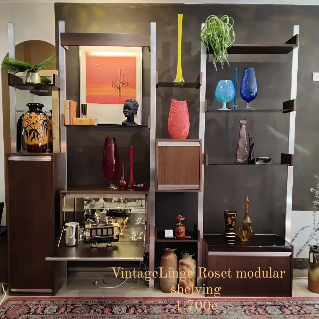 1980s ligne Roset modular shelving ,iluminated bar ✔️overhead lighting ✔️space for turntable✔️ what more could you want ! 4x smoked glass shelves 3x wood shelves 1 long cupboard 1small cupboard .all the shelving is movable 1,700euros 
#modularfurnitu