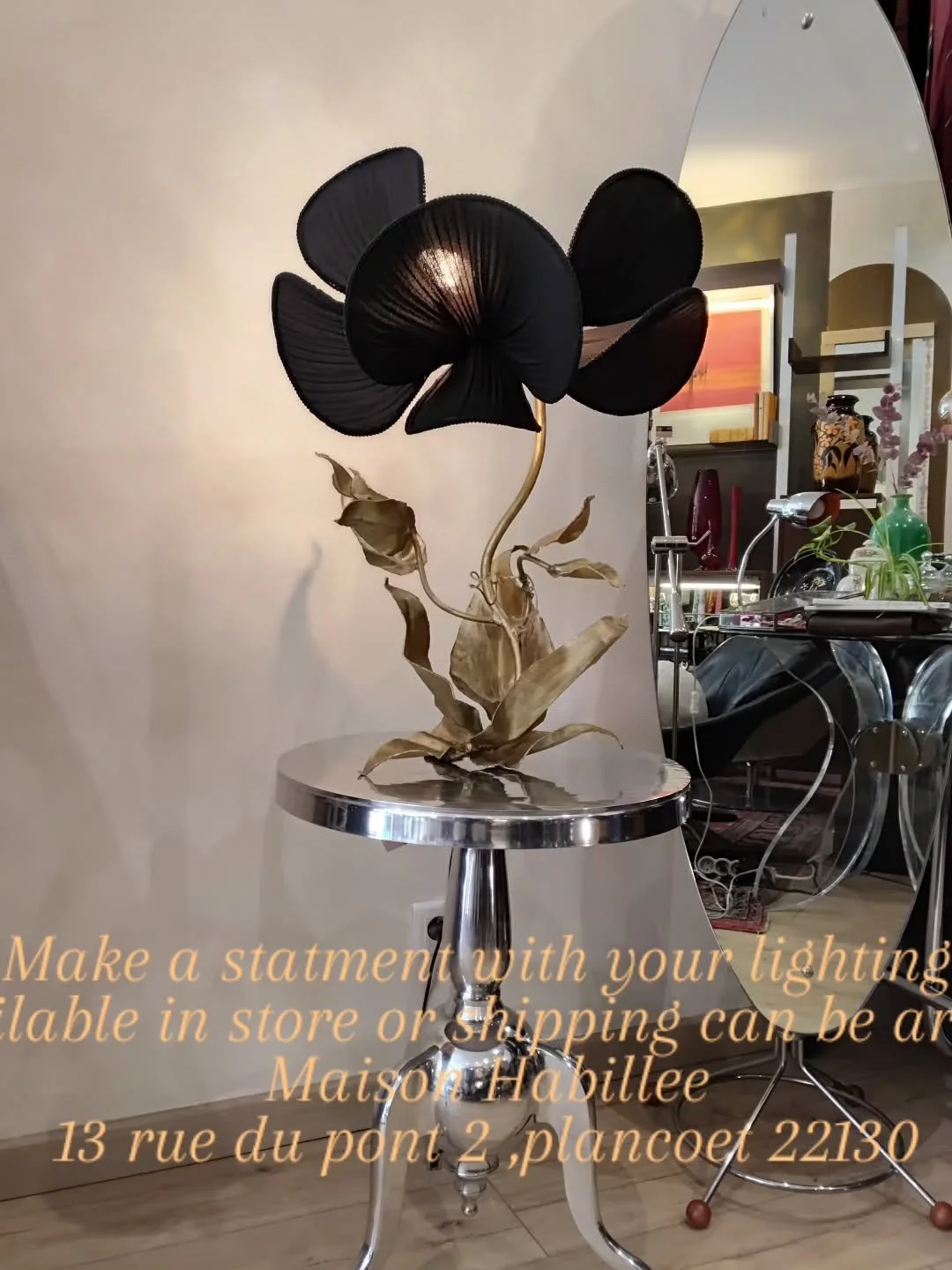 Les luminaires vintage n'&eacute;clairent pas seulement un espace, ils y ajoutent du caract&egrave;re, de l'histoire et une lueur unique que vous ne pouvez tout simplement pas reproduire avec des pi&egrave;ces modernes.

vintage lighting doesn't just