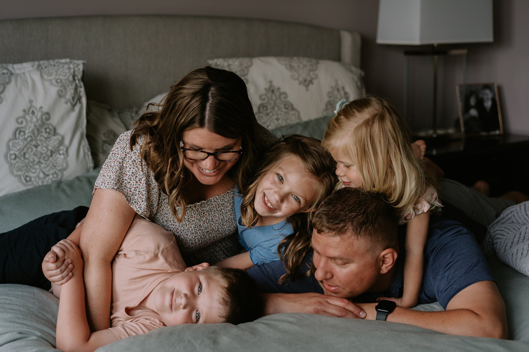 family photos and maternity photos at home