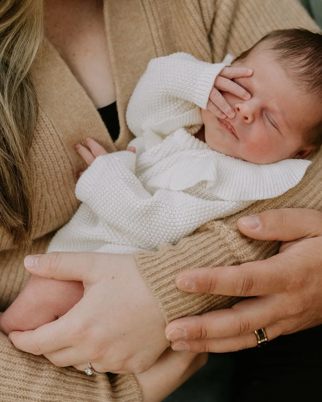 ✨ Three Things to Prioritize for Your At-Home Newborn Session ✨

At-home newborn photos aren&rsquo;t about perfect houses or props&mdash;they&rsquo;re about real life, real love, and good light. 🏡
1️⃣ Pick spots with the dreamiest light (bedroom, nu