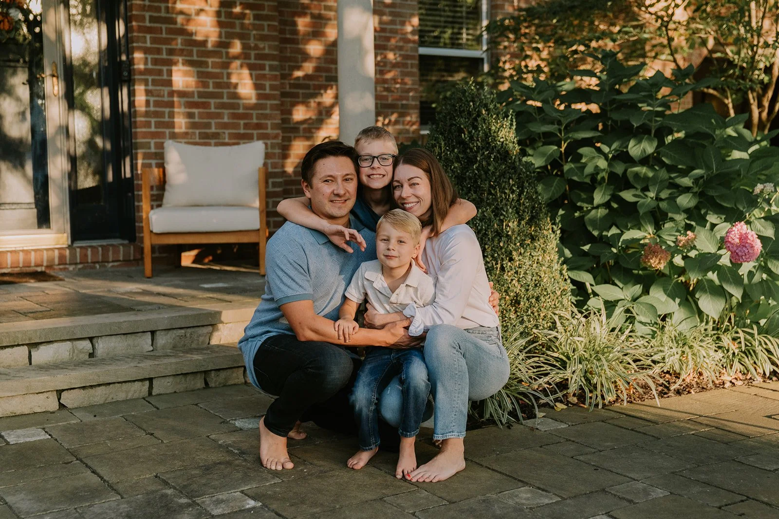 Front Porch Minis Family Snuggle | South Bend Indiana Family Photographer