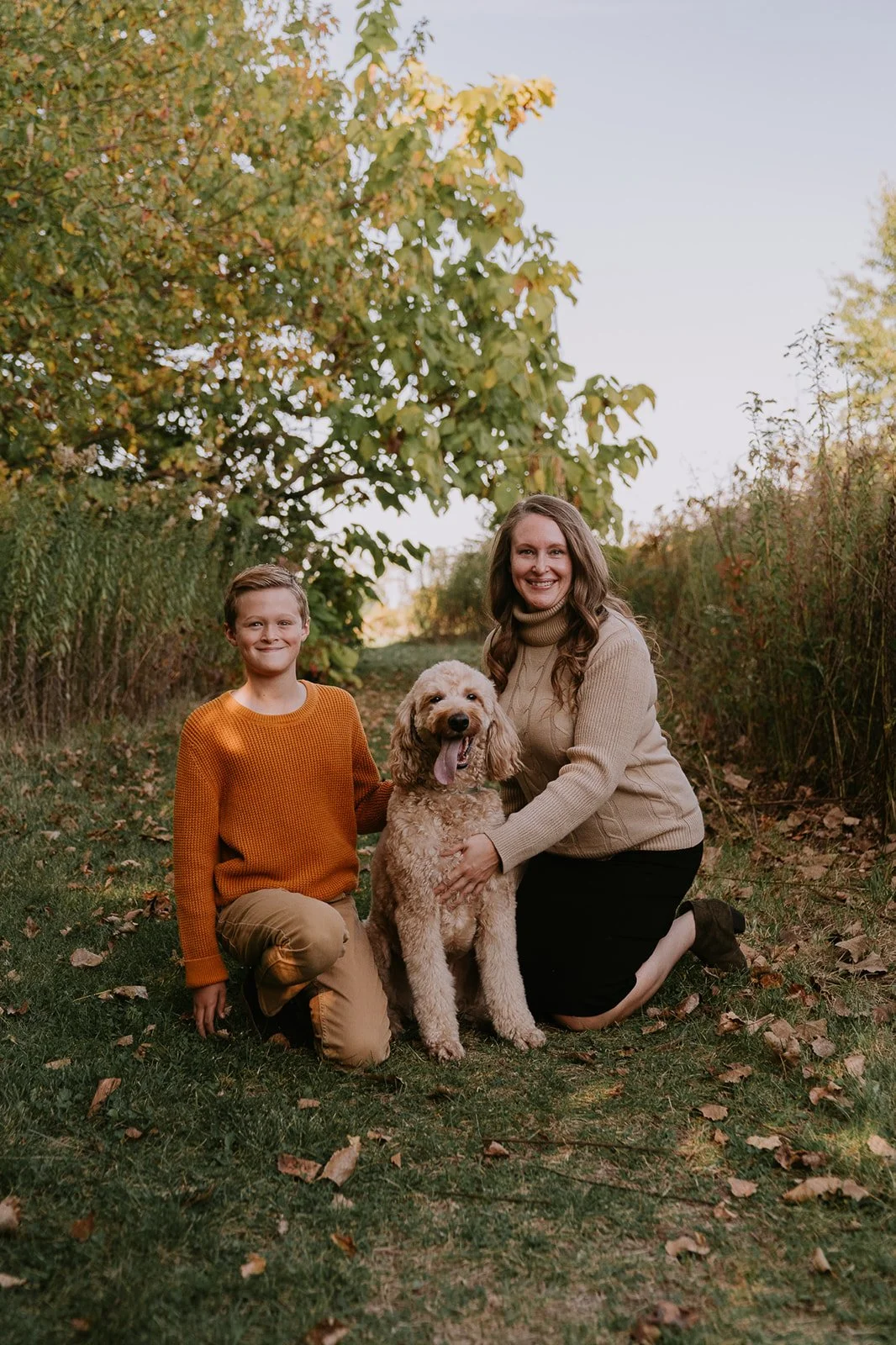 Fall Family Mini Session with Fur Baby | Meadows Edge Minis