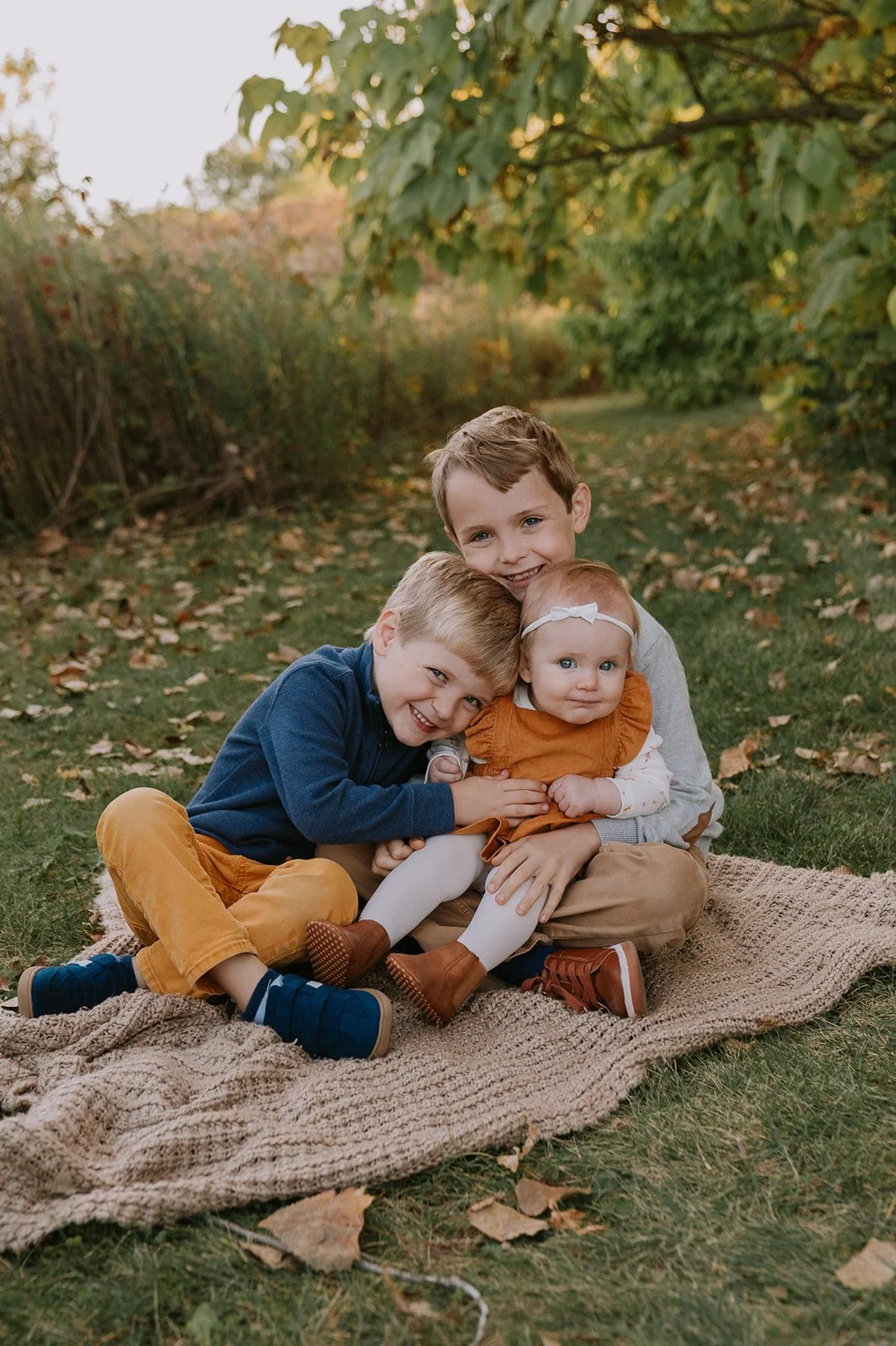 Sibling Snuggles on Picnic Blanket | Family Mini Sessions Indiana