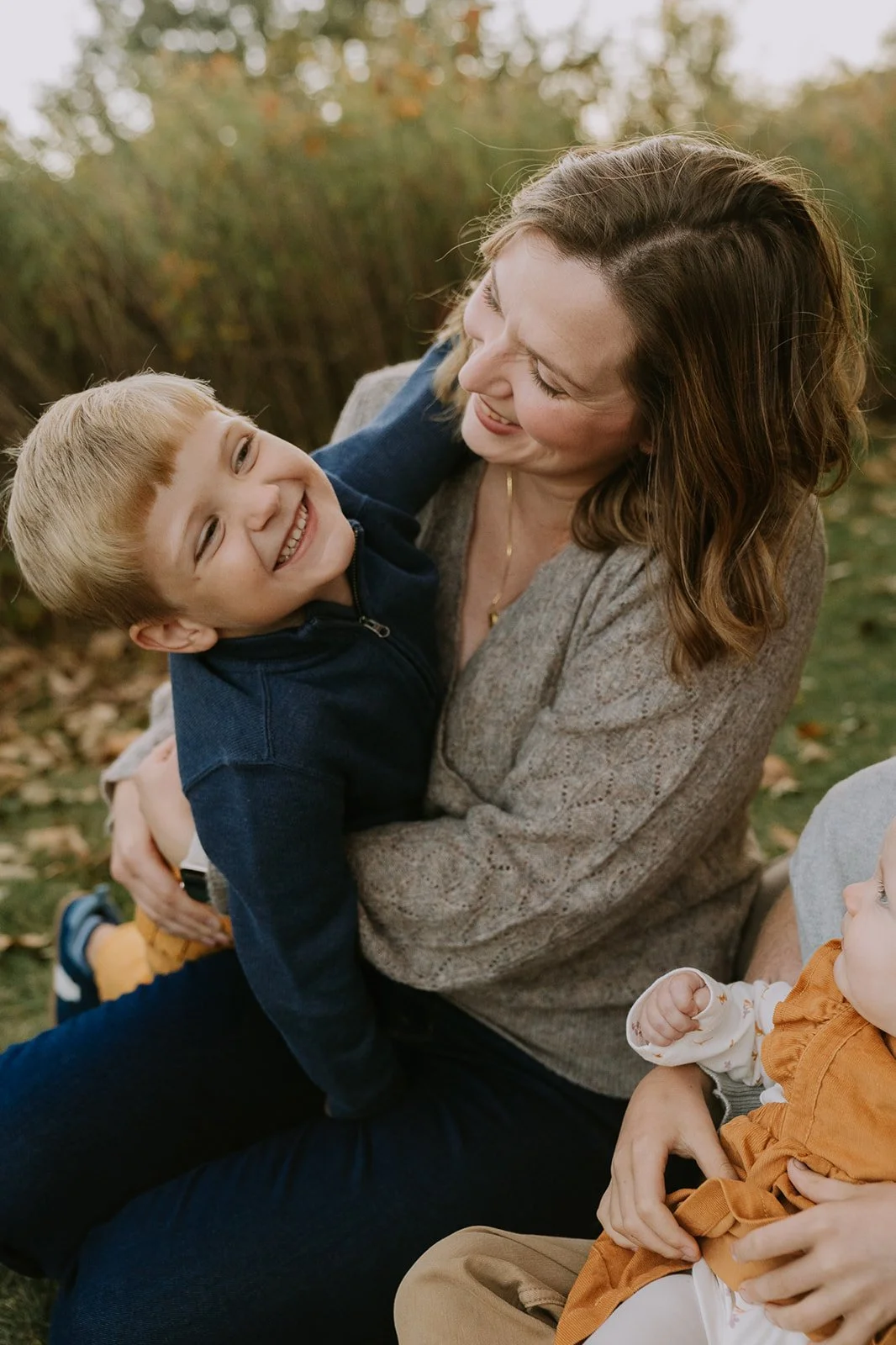 Tickles with Mom at Meadows Edge | Lifestyle Family Photography
