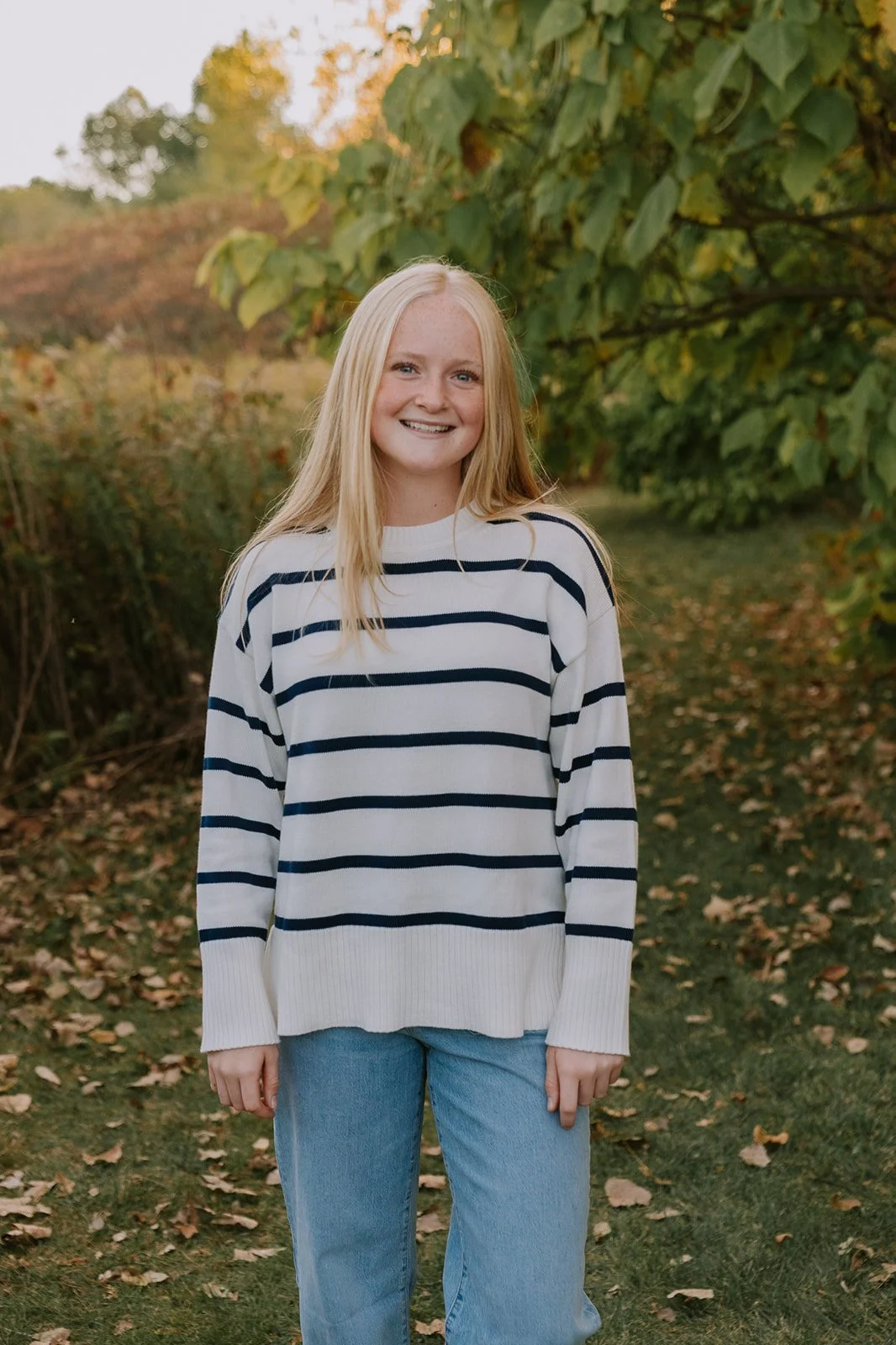 Teen Girl Portrait at Meadows Edge | Lifestyle Fall Minis