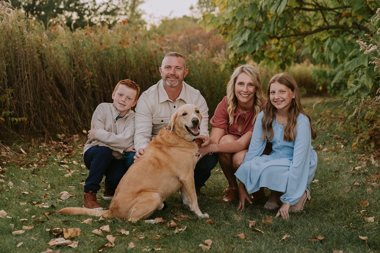 Cuddling the Family Dog at Meadows Edge | Fall Mini Sessions Indiana