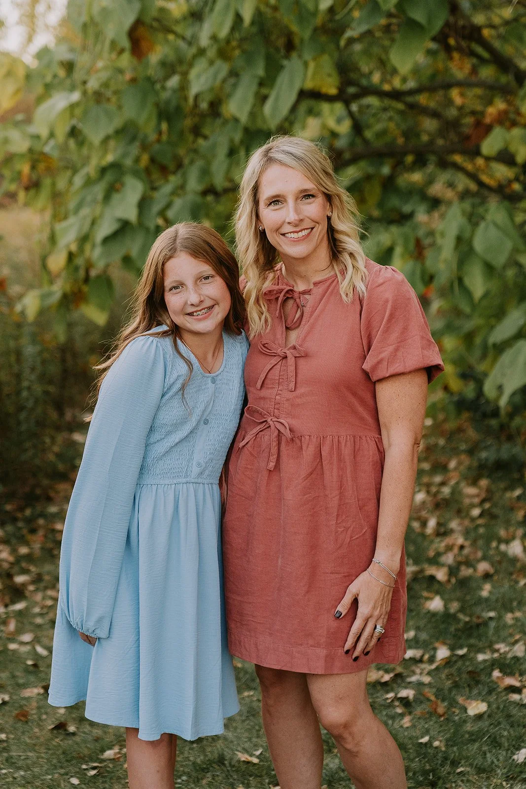 Mom and Daughter at Meadows Edge Minis | Mishawaka Indiana Photographer