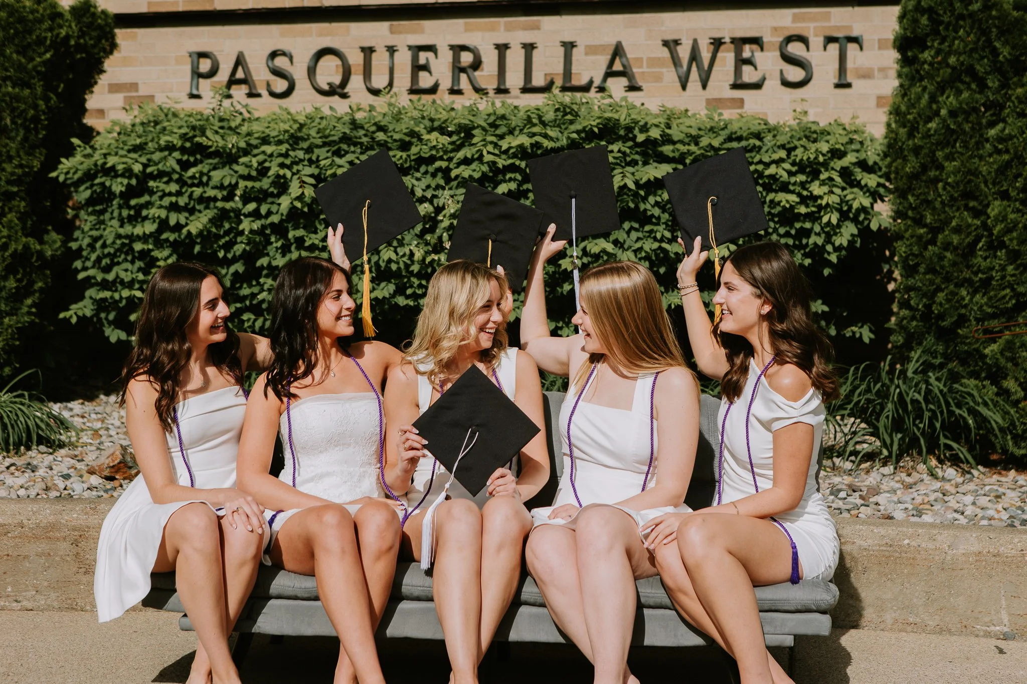 dorm-room-and-campus-landmark-college-graduation-pictures-2.jpg