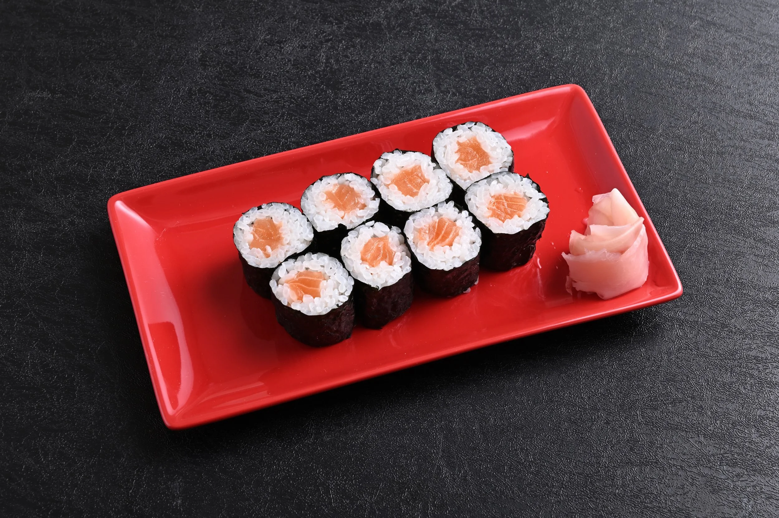 SALMON MAKI ROLL