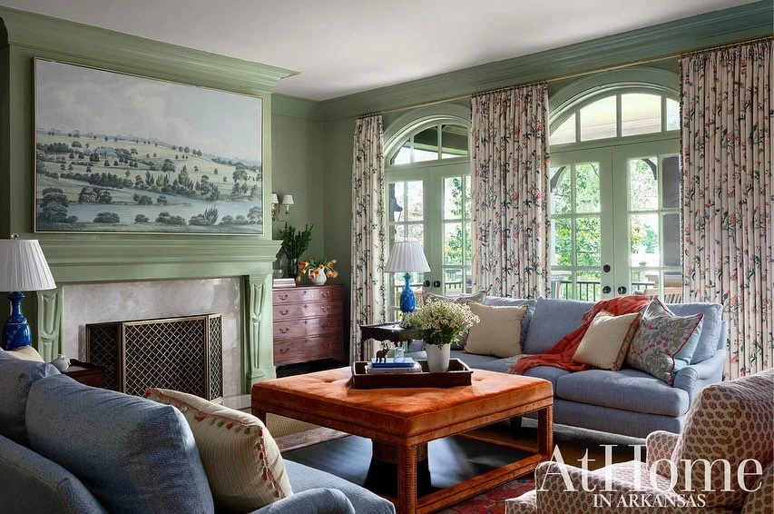 Pattern play and color mix, ready for a family to enjoy! See the whole house in the August issue of @athomearkansas 
📸: @rettpeek