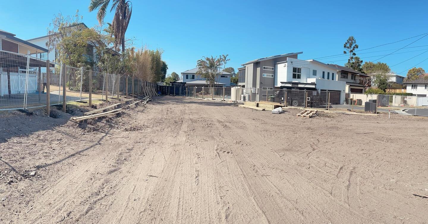 New boundary fence installation to Camp Hill project finished this week. Next steps, ground works. Stay tuned! #fencing #timberfencing #newbuild #propertydevelopmentbrisbane #propertydevelopment  #executivehome #88camphill