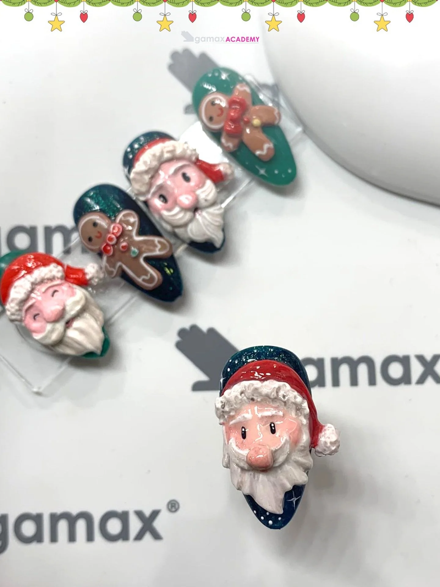 🎅🏻 MOOD NATALE ATTIVATO 🎅🏻

Non vediamo l&rsquo;ora di festeggiare questo Natale e ritrovarci in classe piena di energie e nuove idee ✨

Sarai la prossima allieva? 
Scopri i corsi in partenza nella Gamax Academy pi&ugrave; vicina a te 💅🏻

Tutte