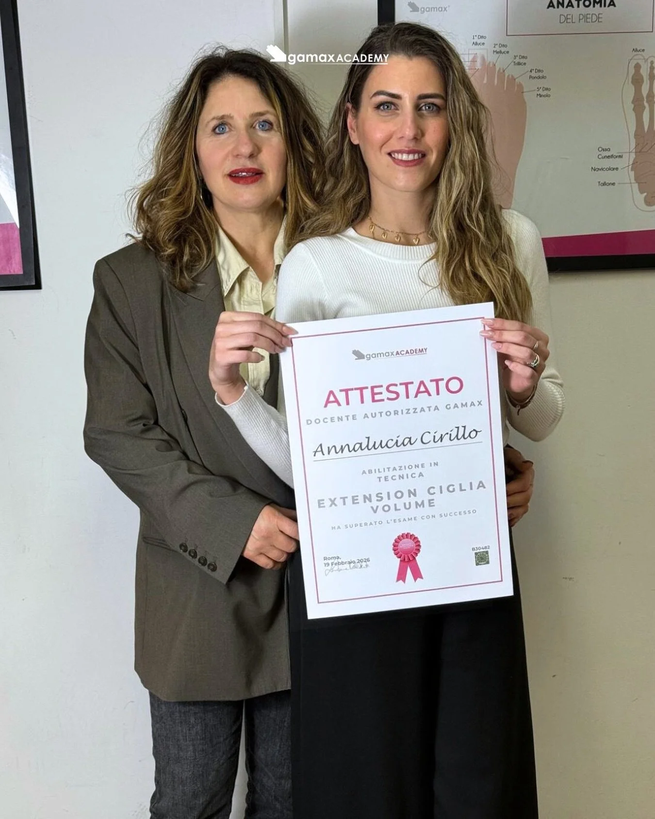 Nuovo giorno, nuova abilitazione sbloccata ✨

Congratulazioni alla splendida Annalucia, docente della @gamaxacademysanmarzano per l&rsquo;abilitazione nella tecnica Extension Ciglia Volume 😍🎓

Siamo orgogliose della crescita continua del nostro Tea