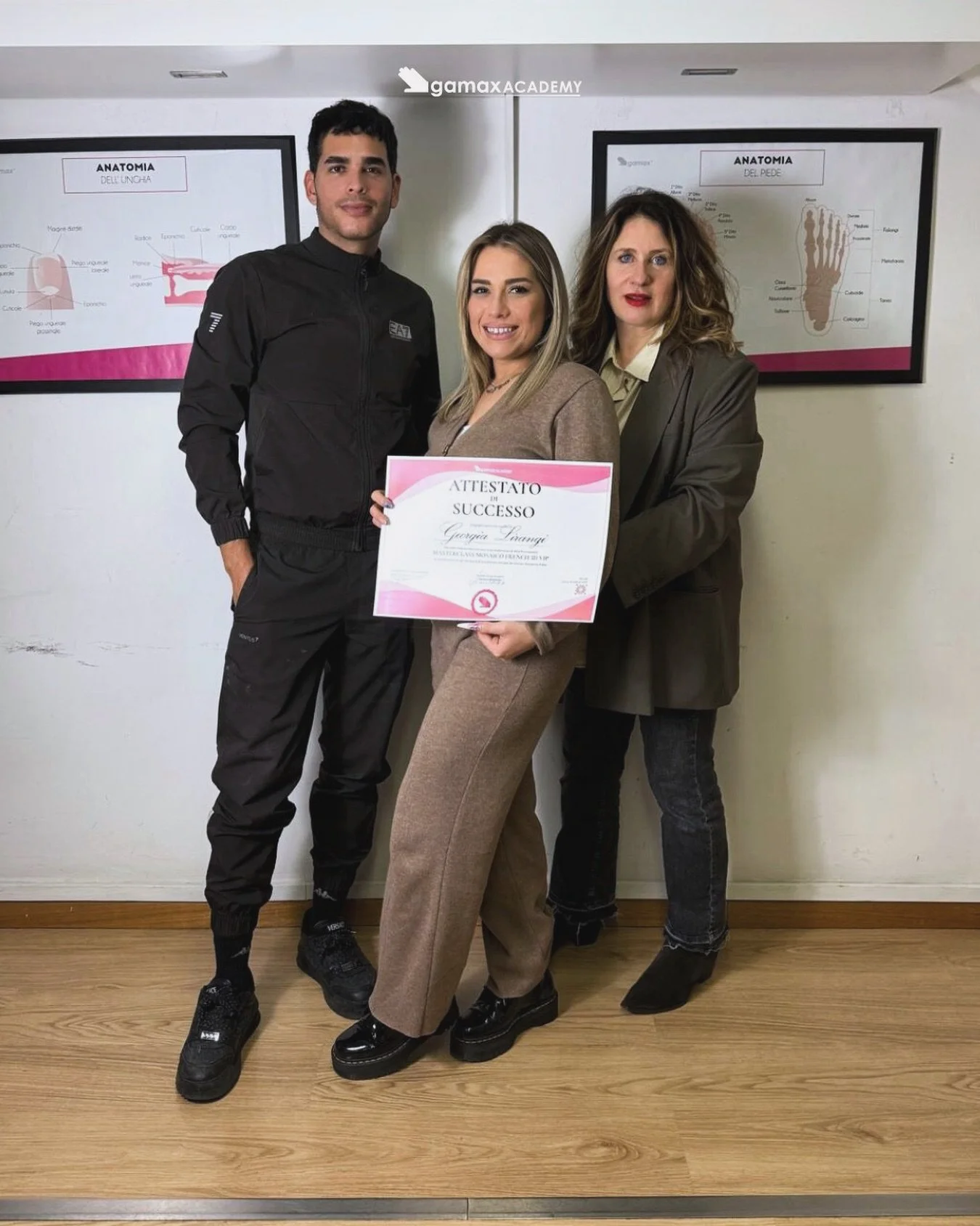 In Gamax non smettiamo mai di essere allievi ✨

Anche chi ha anni di esperienza e insegna ogni giorno alle nostre ragazze sa che il segreto per essere i migliori &egrave; non fermarsi mai. 

Oggi celebriamo la nostra @gamax_academy_rende, docente e t