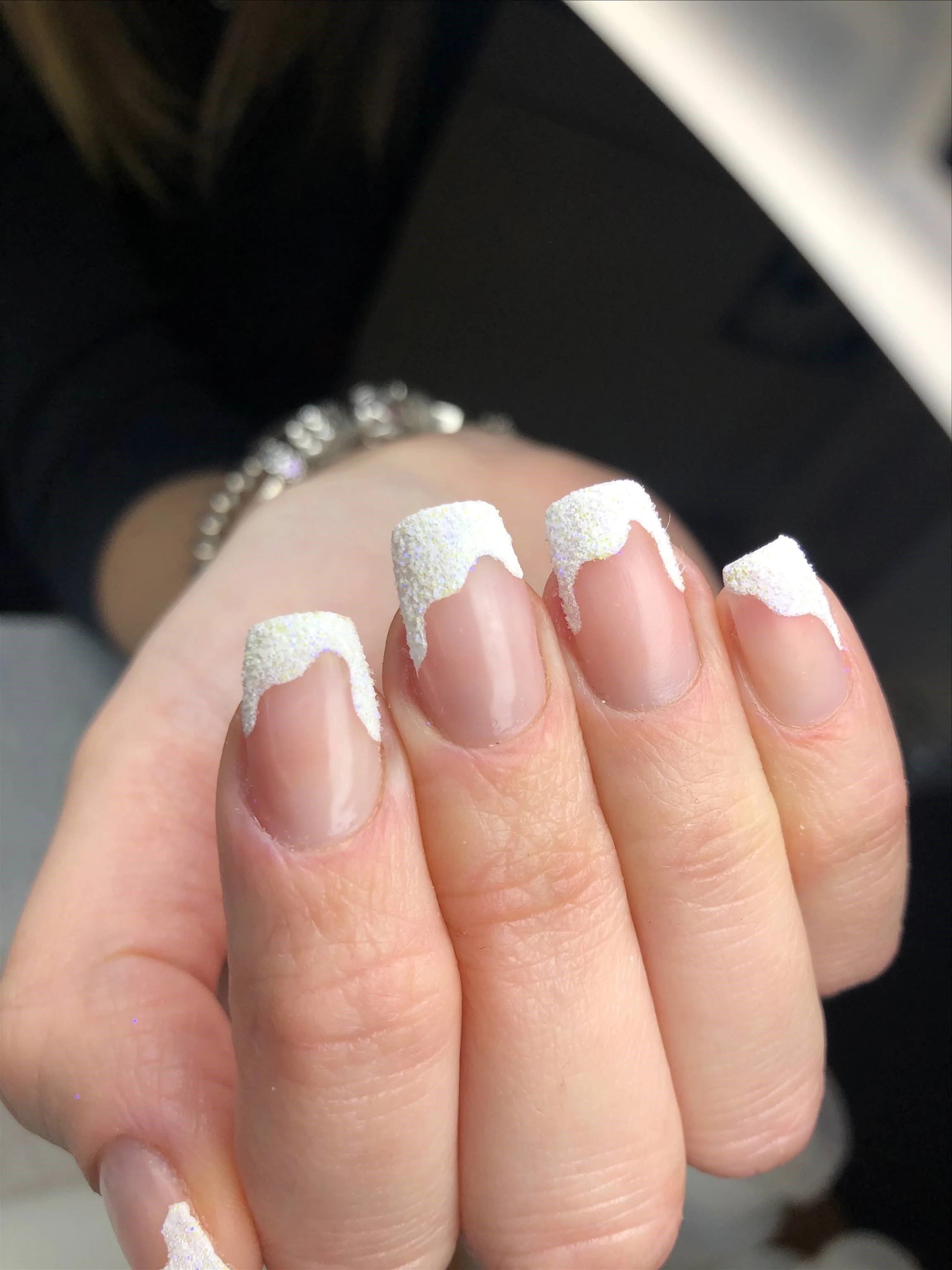 Dettaglio mano con Nail Art Christmas Nails