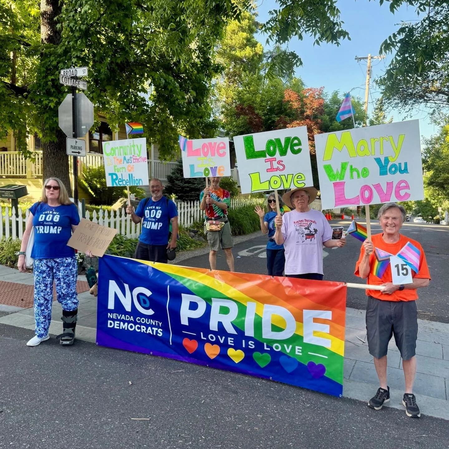The Nevada County Democrats at Nevada County&rsquo;s first ever Pride Parade. 🇺🇸🏳️&zwj;🌈🏳️&zwj;⚧️

#pride #nevadacounty