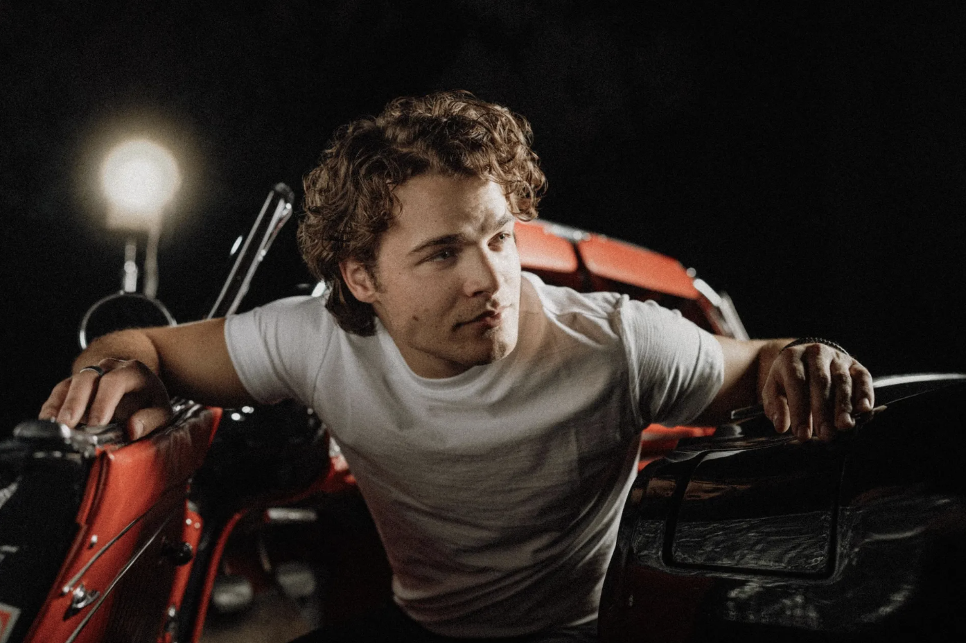 Mind Reading: Max McNown On ‘Pivotal’ Advice He Got From Luke Combs’ Manager, New Music In The Works