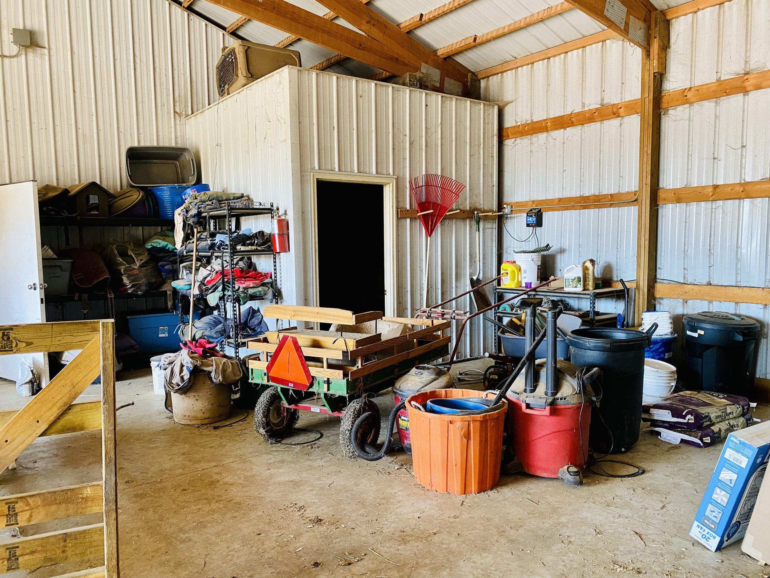 HorseBarn-03.jpeg