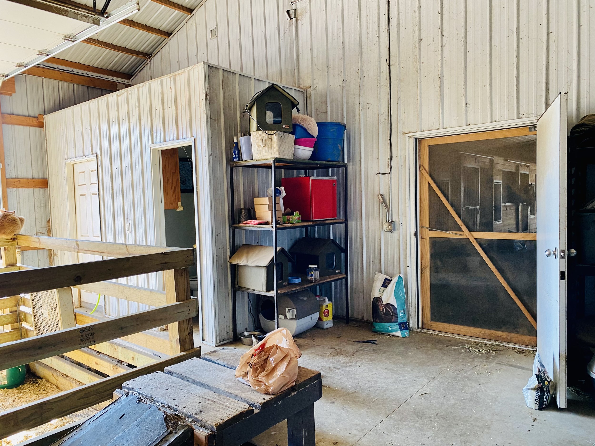 HorseBarn-04.jpeg