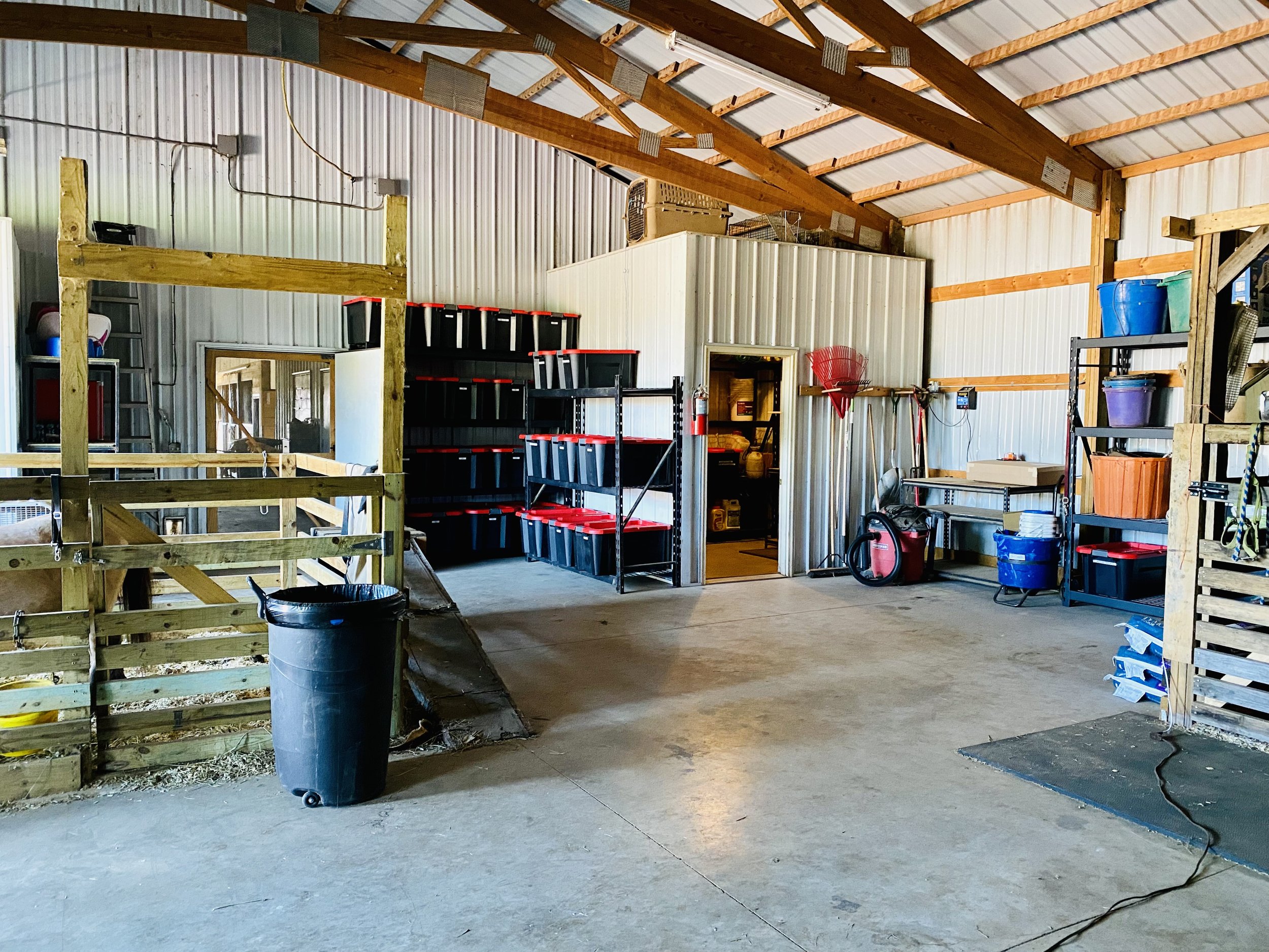 HorseBarn-07.jpeg