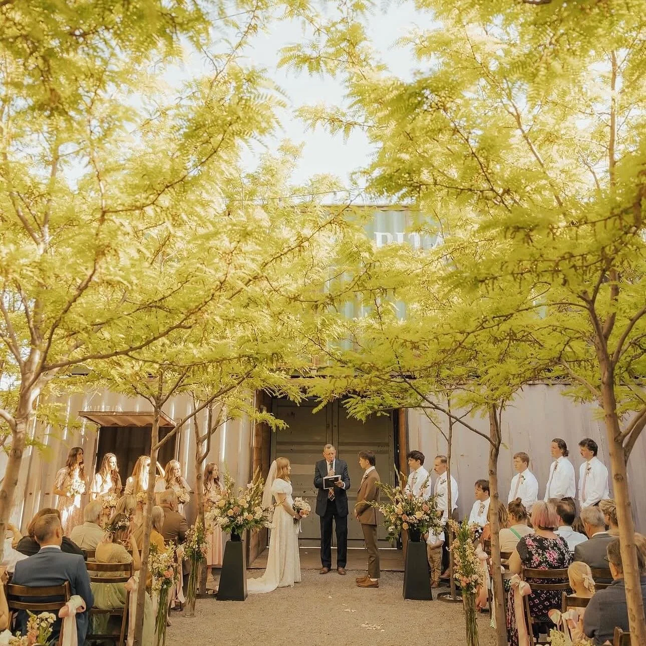 The most magical wedding day for The Golds 💛 obsessed with ever detail 💛