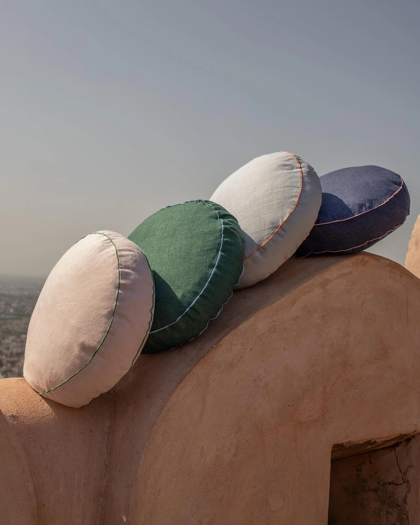 Hope you all have a lovely Easter weekend. I for one am glad to see some blue skies after what has felt like a long winter! 

Emma &amp; Tim xxx

📷 @hana.snow