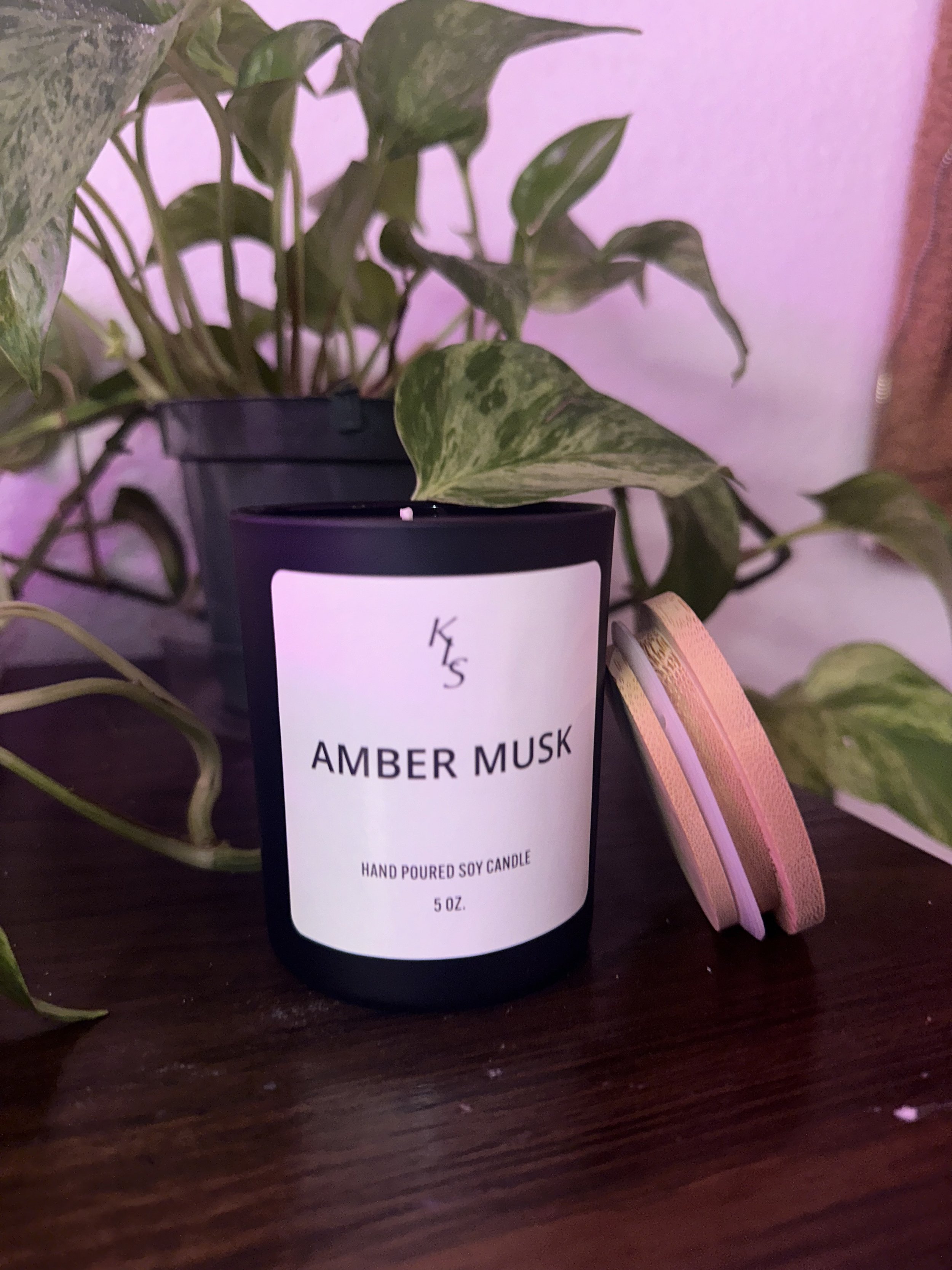 KLS Amber musk candle