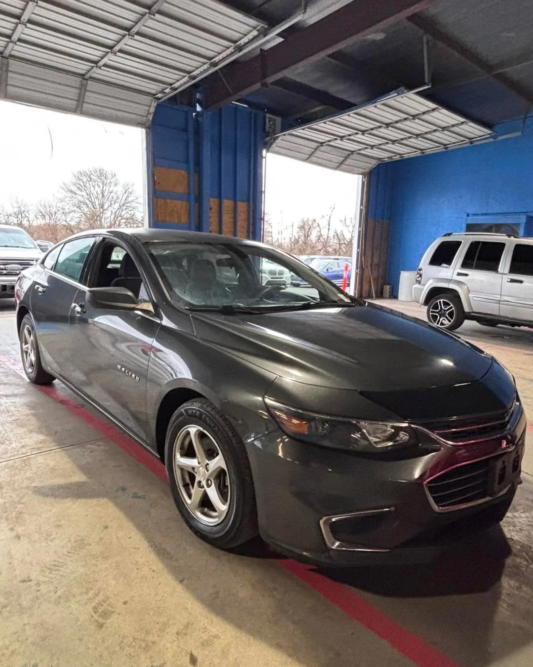 🚨LAST SATURDAY AUCTION OF THE YEAR🚨

Tomorrow is the FINAL SATURDAY AUCTION at Delaware Auto Exchange before we return to our regular Thursday night auctions at 6:30PM. 

We will have over 125 vehicles running including cars, trucks, and SUVs, and 