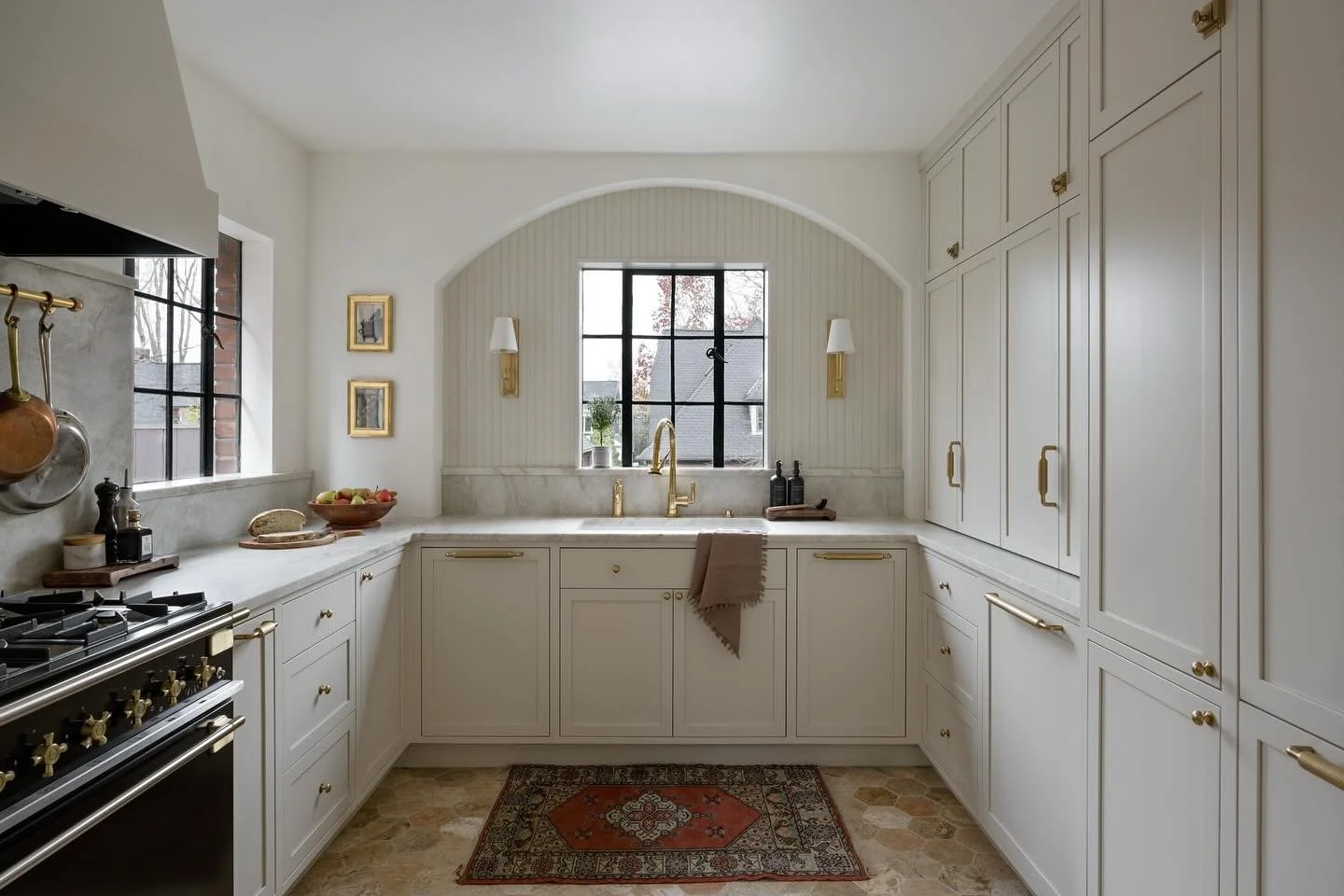 Have you heard of &ldquo;cashmere kitchens&rdquo;? A new trend, well not &ldquo;new&rdquo;, but now named and going viral&hellip;warm, luxurious, and cozy.  According to @real_simple &ldquo;inviting atmosphere but also exudes a sense of luxury and ti