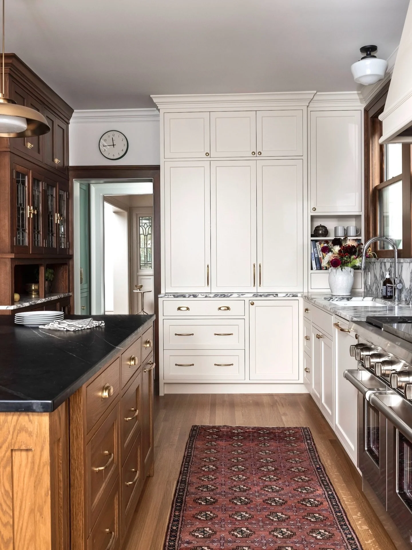 A common misconception is that restoring an old home means keeping every detail exactly as it was. In reality, good preservation is selective. You keep what carries integrity and adapt what no longer serves the way people live.
Design: @92maple 
Buil