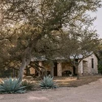 Estable Couples Retreat Rental