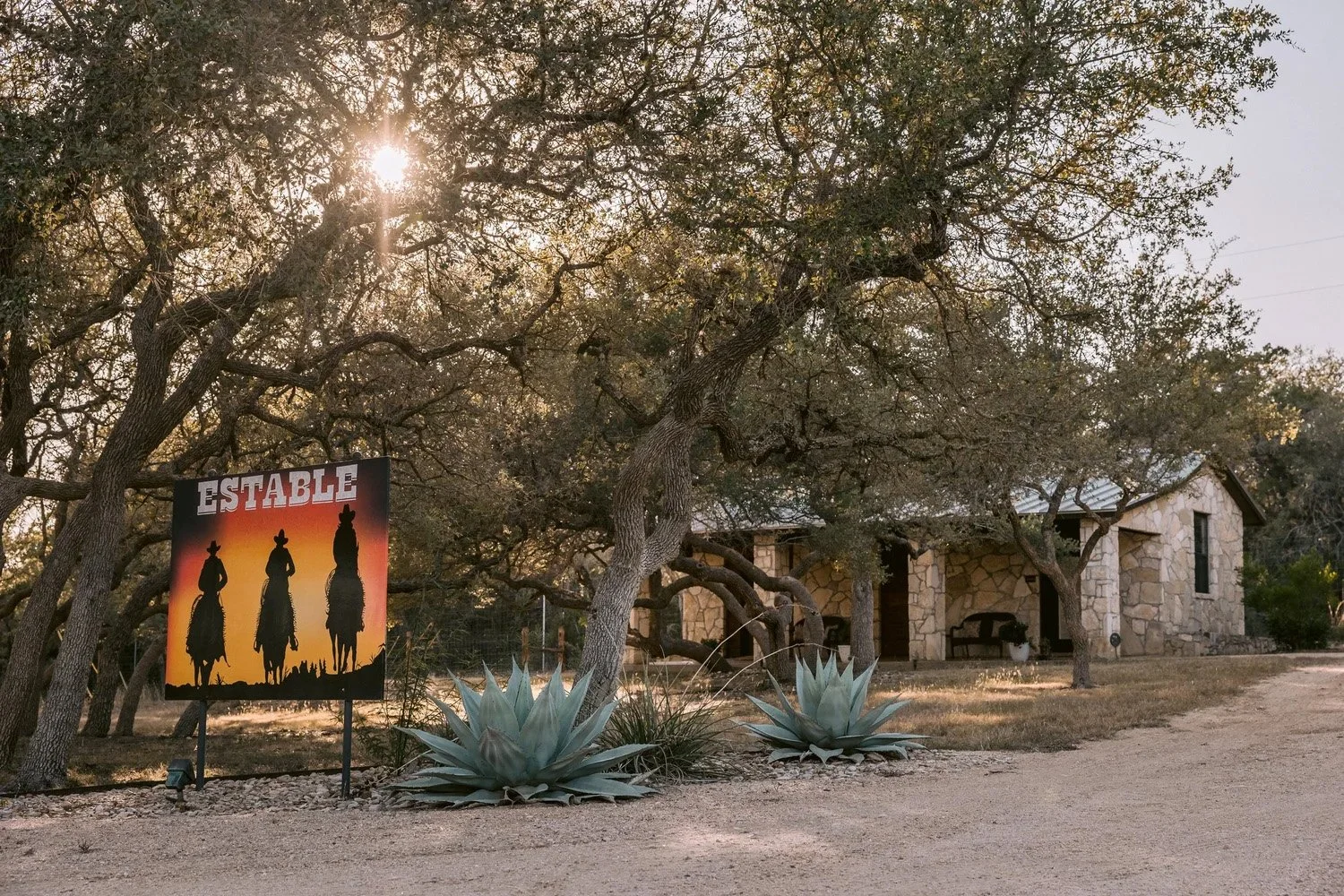 Estable Hill Country Couples Getaway