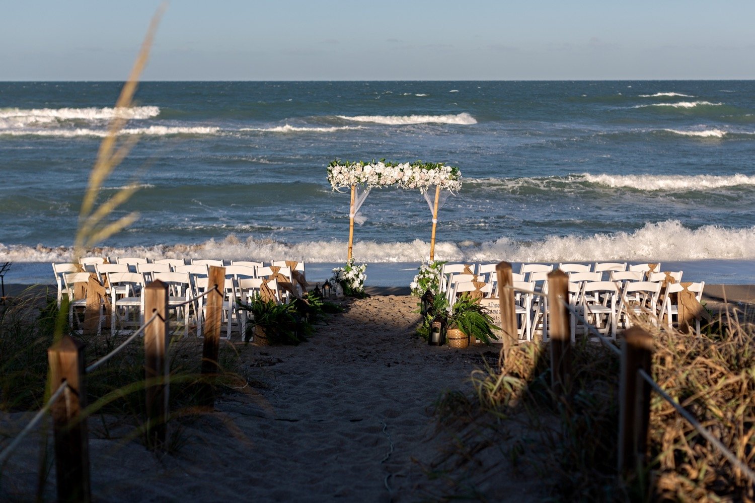 13_Jensen-Beach-Wedding-Jensen-Beach-Wedding-Photographer_0804_beach_Jensen_wedding.jpg