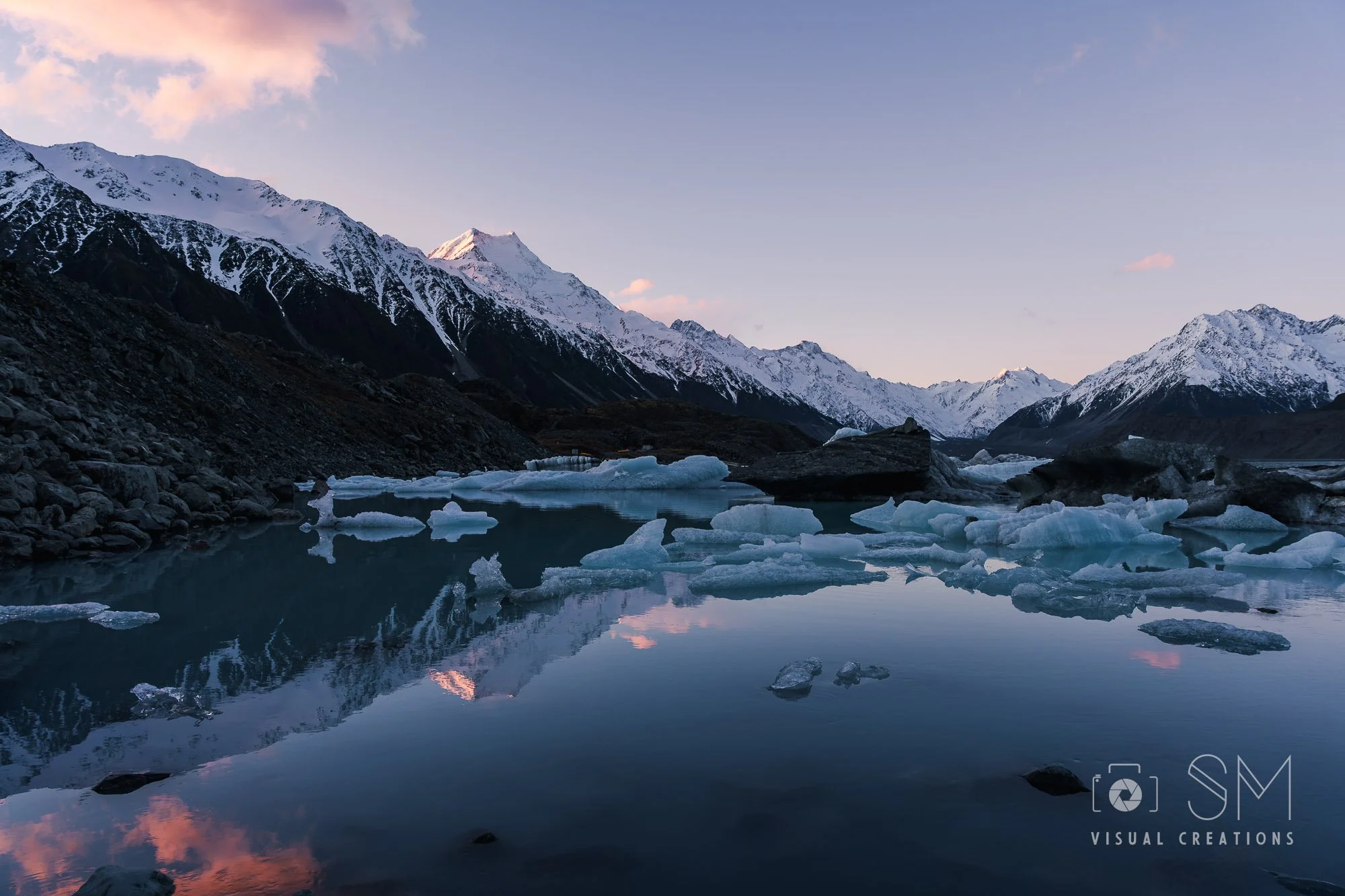 Mount Cook National park lake tasman.jpg