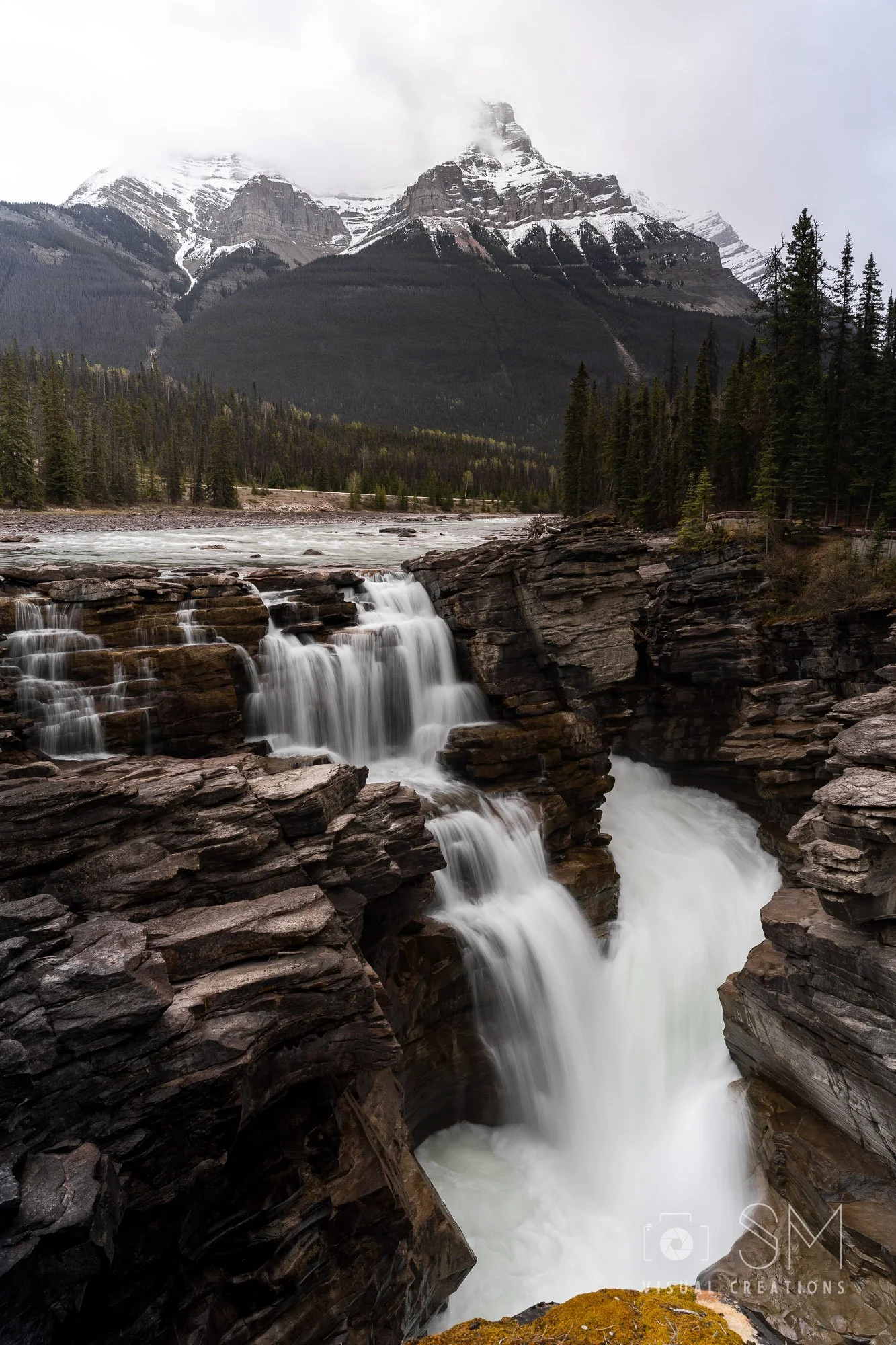 Athabasca falls.jpg