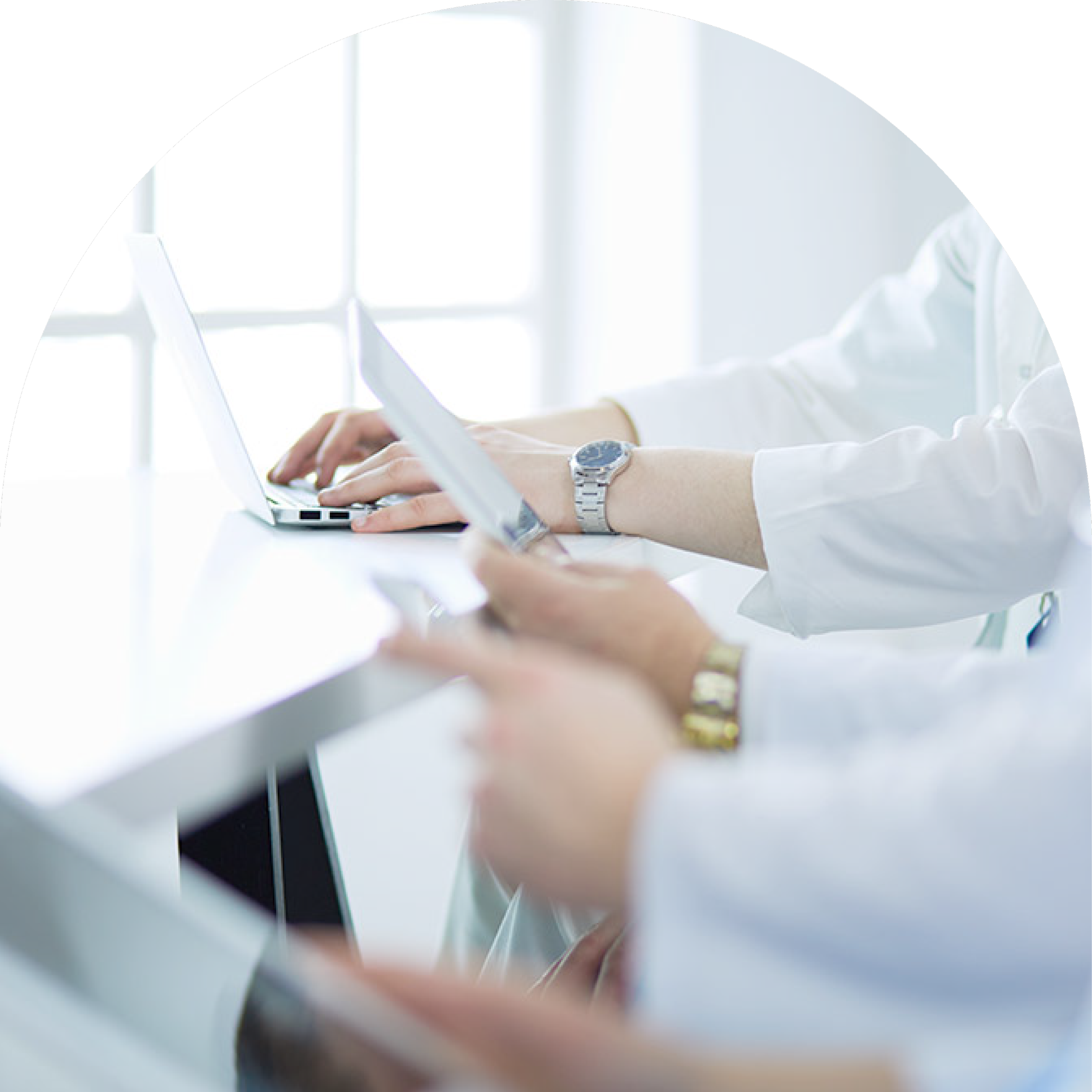 Multiple pediatricians meeting sleep therapy workshops and seminars