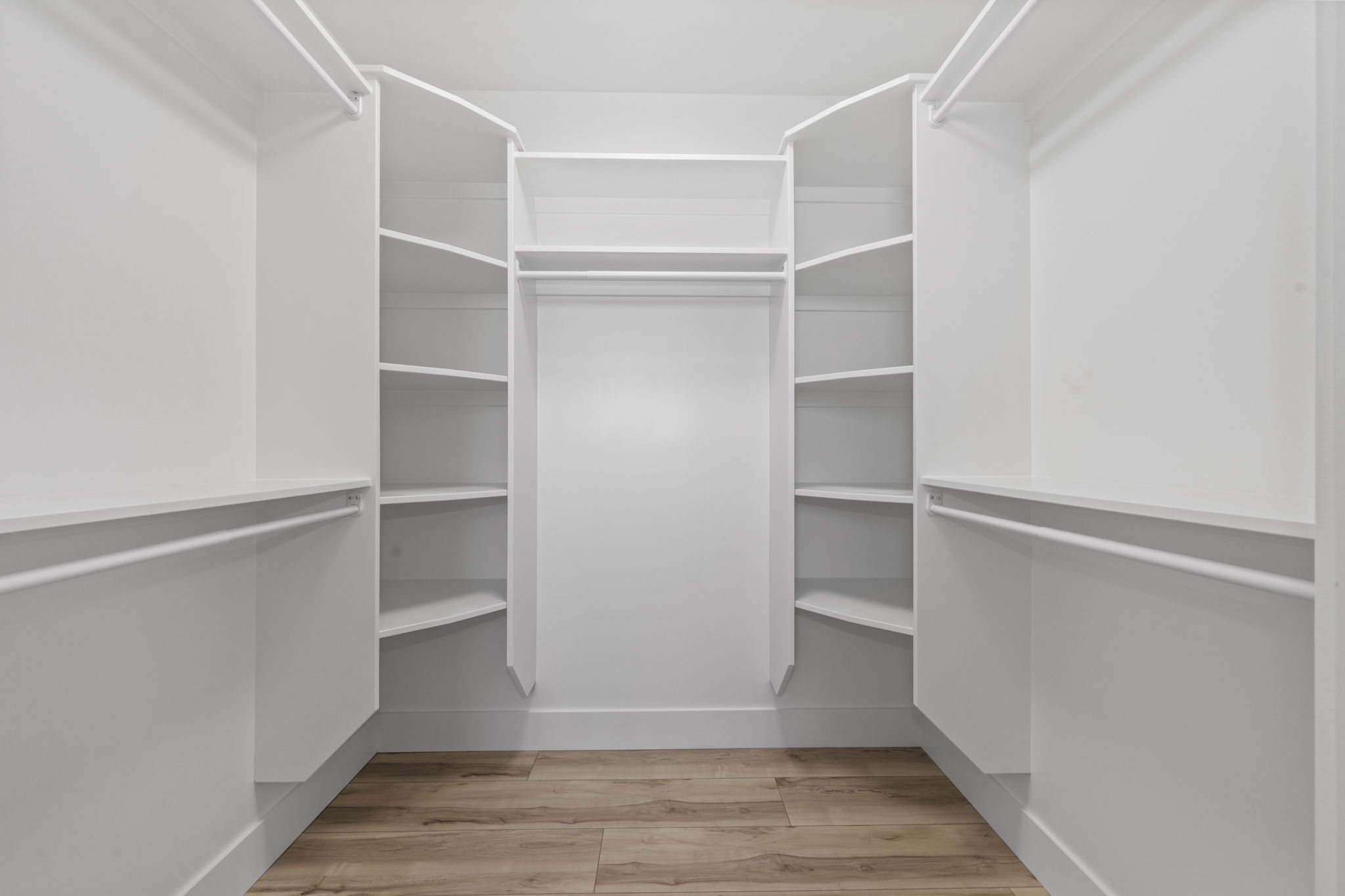 Walk in closet.jpg