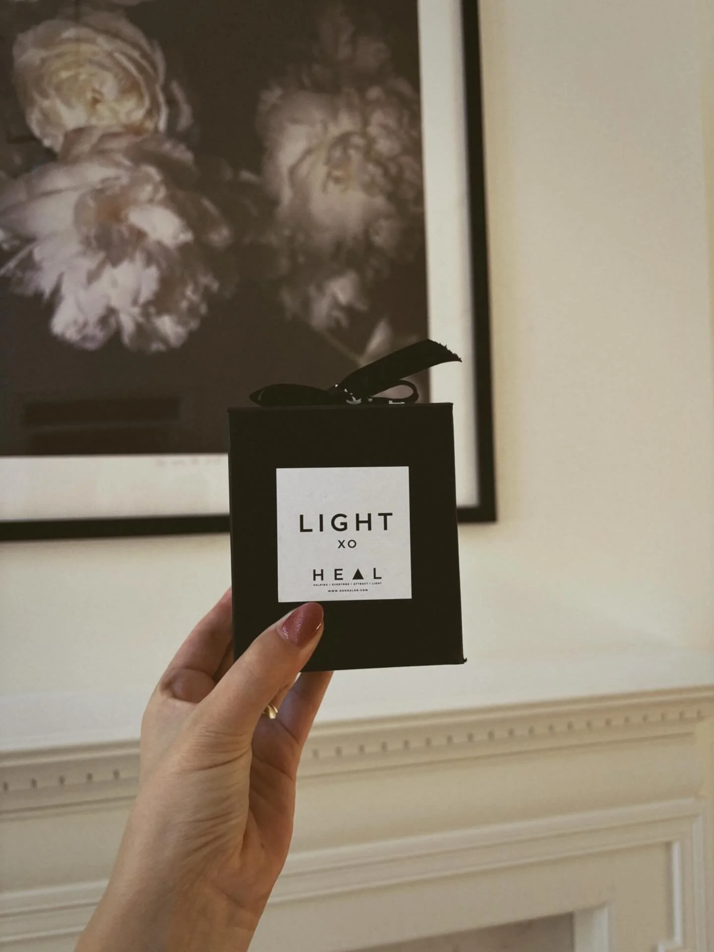 Creating calm is part of the experience at James Rose Studio, and Light XO by Heal is one of our favorite ways to do it. Soft light, soothing scent, intentional vibes. Ask us about it during your next visit or purchase at the link in bio!